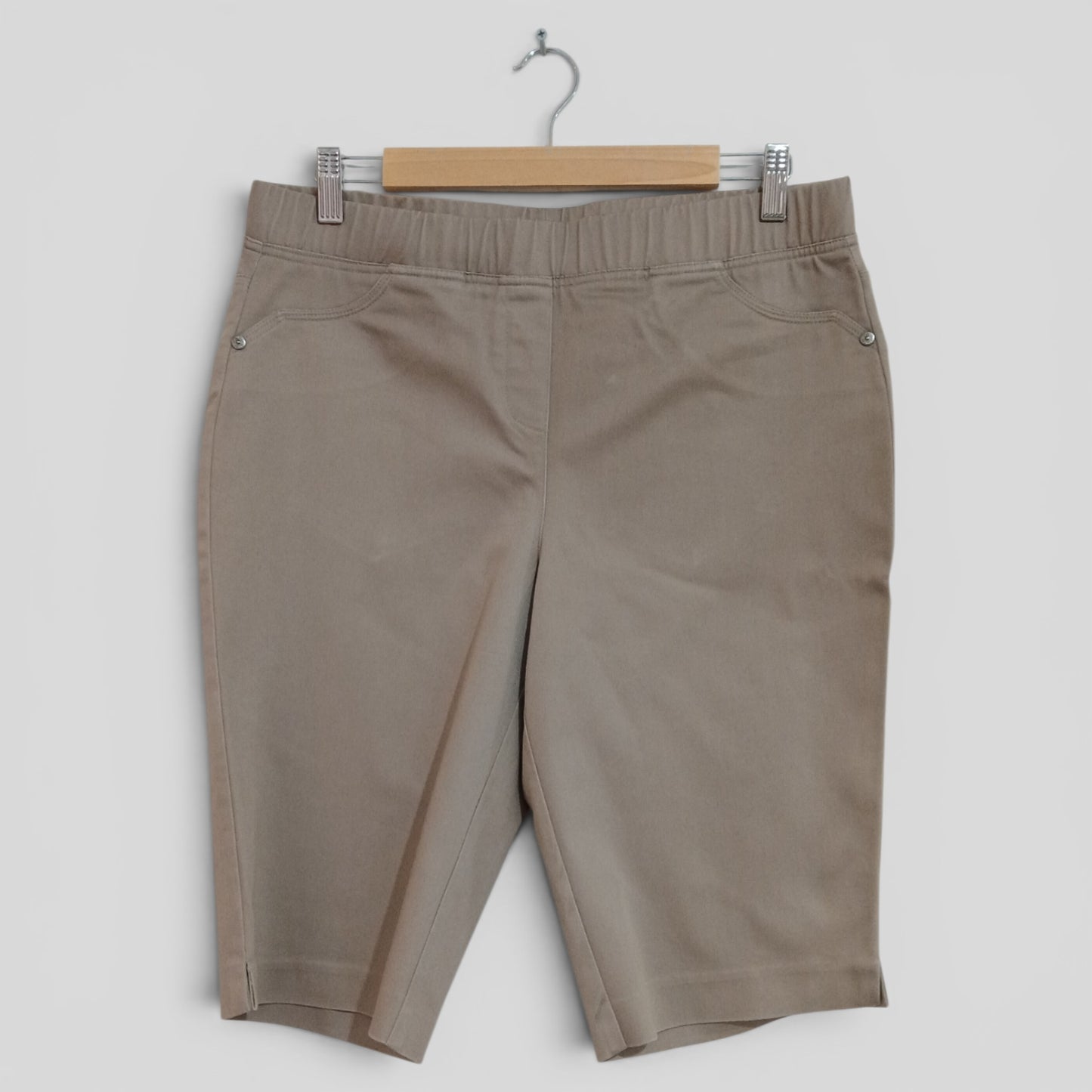 (12) W Lane | Beige Shorts