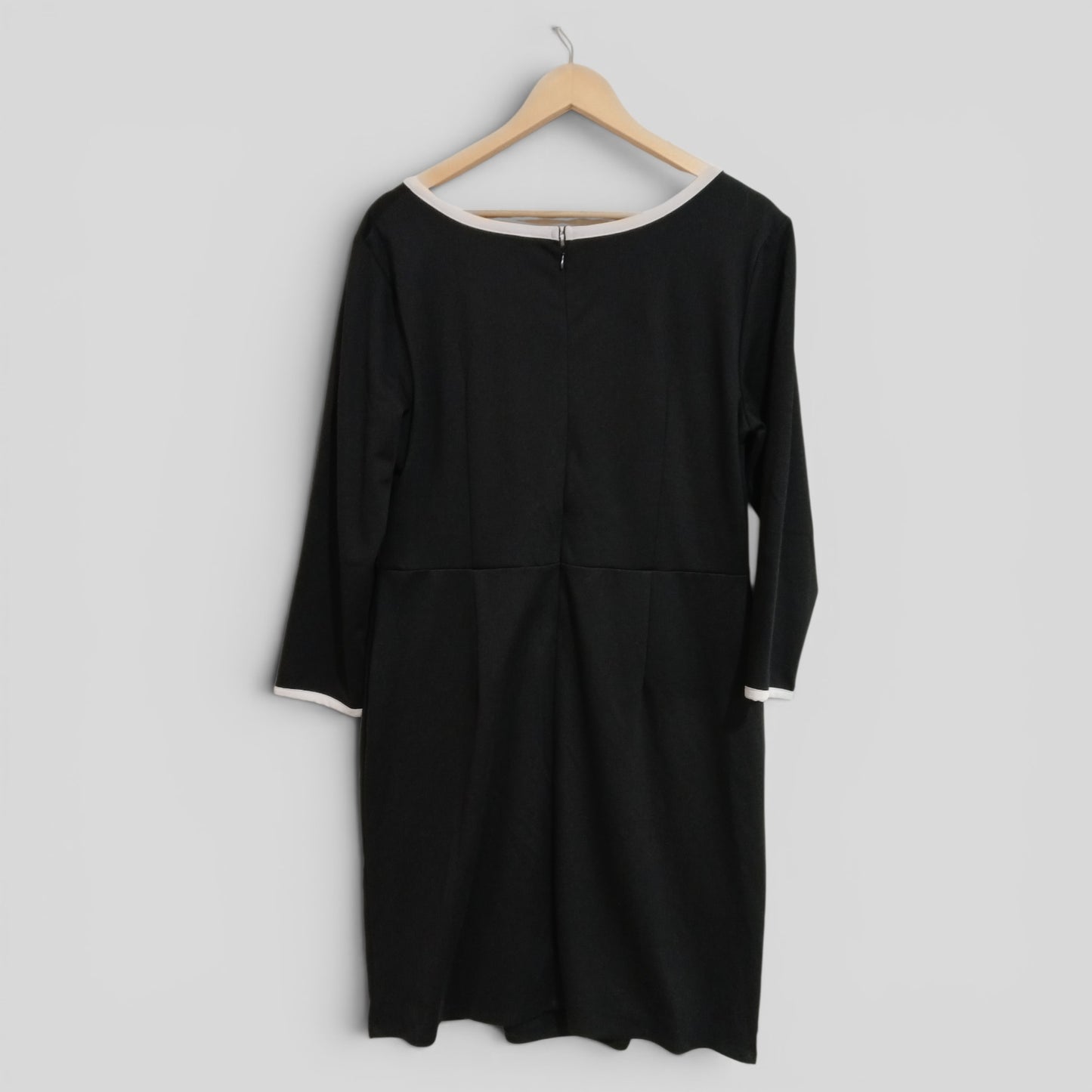 (XL) BW Dress LS