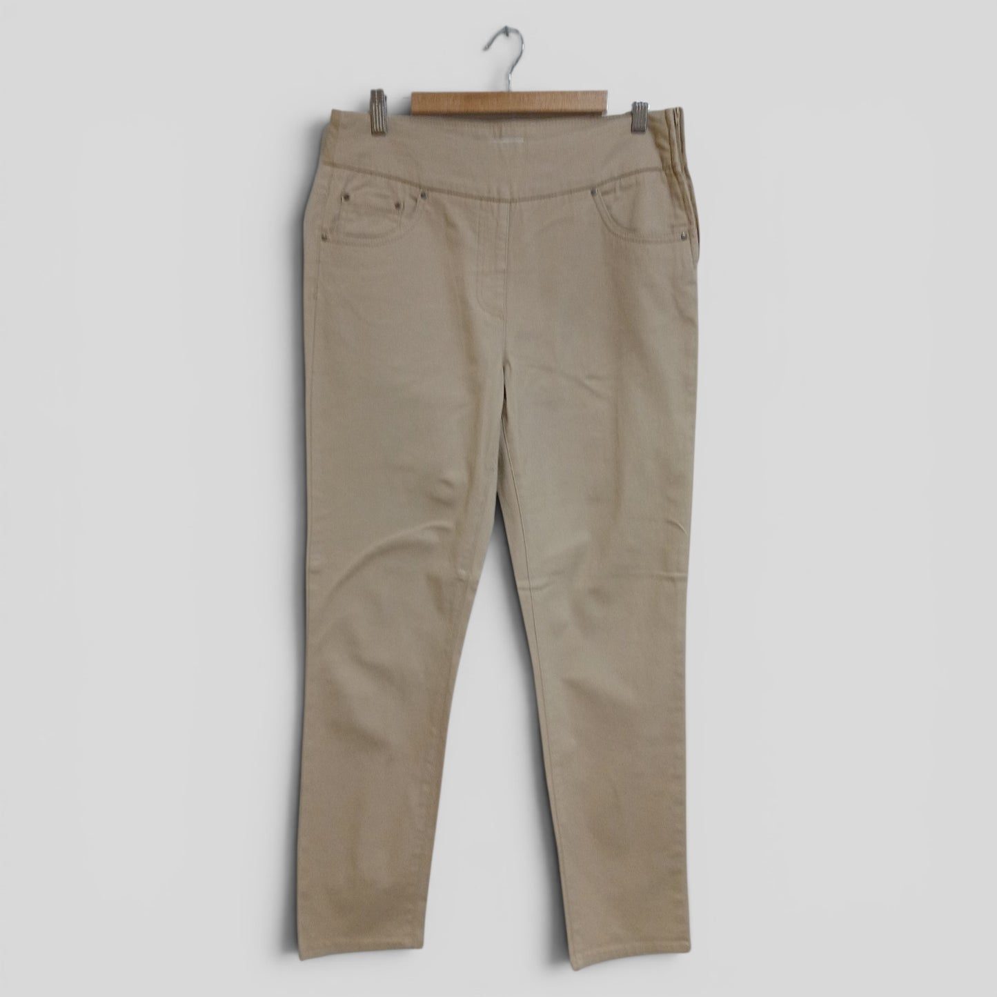 (14) Established | Cream Pants