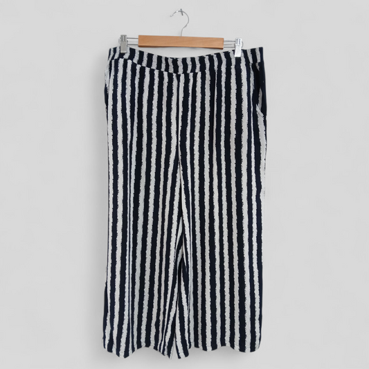(18) Cordelia St | Striped Pants