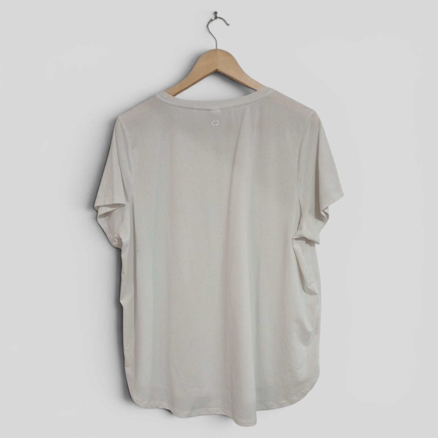 (18) Circuit | White Tee
