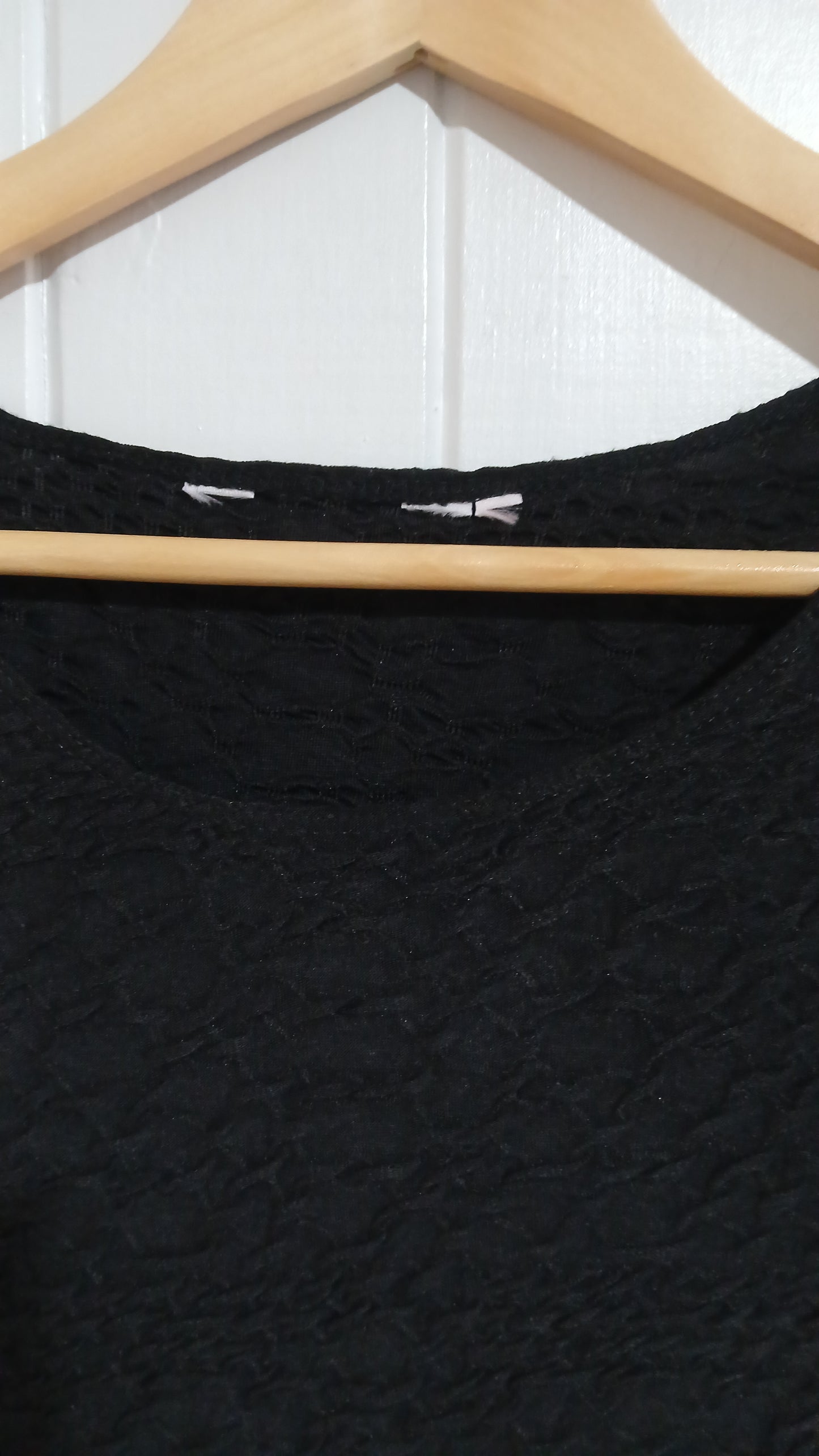 (M) Black Textured Tee