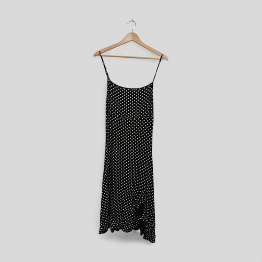 (38) Cache | Dress