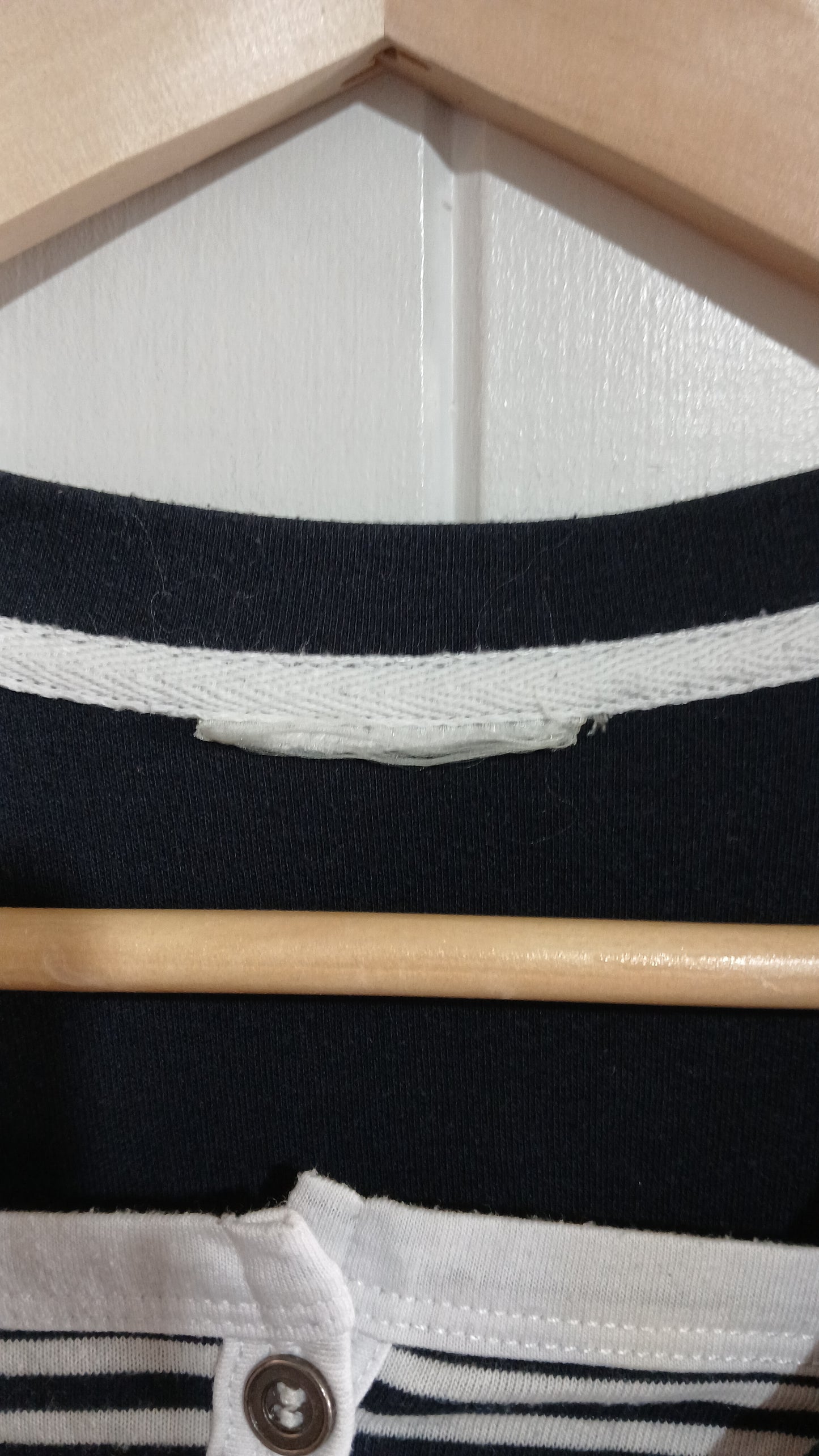 (12) Navy Tee Striped Accents