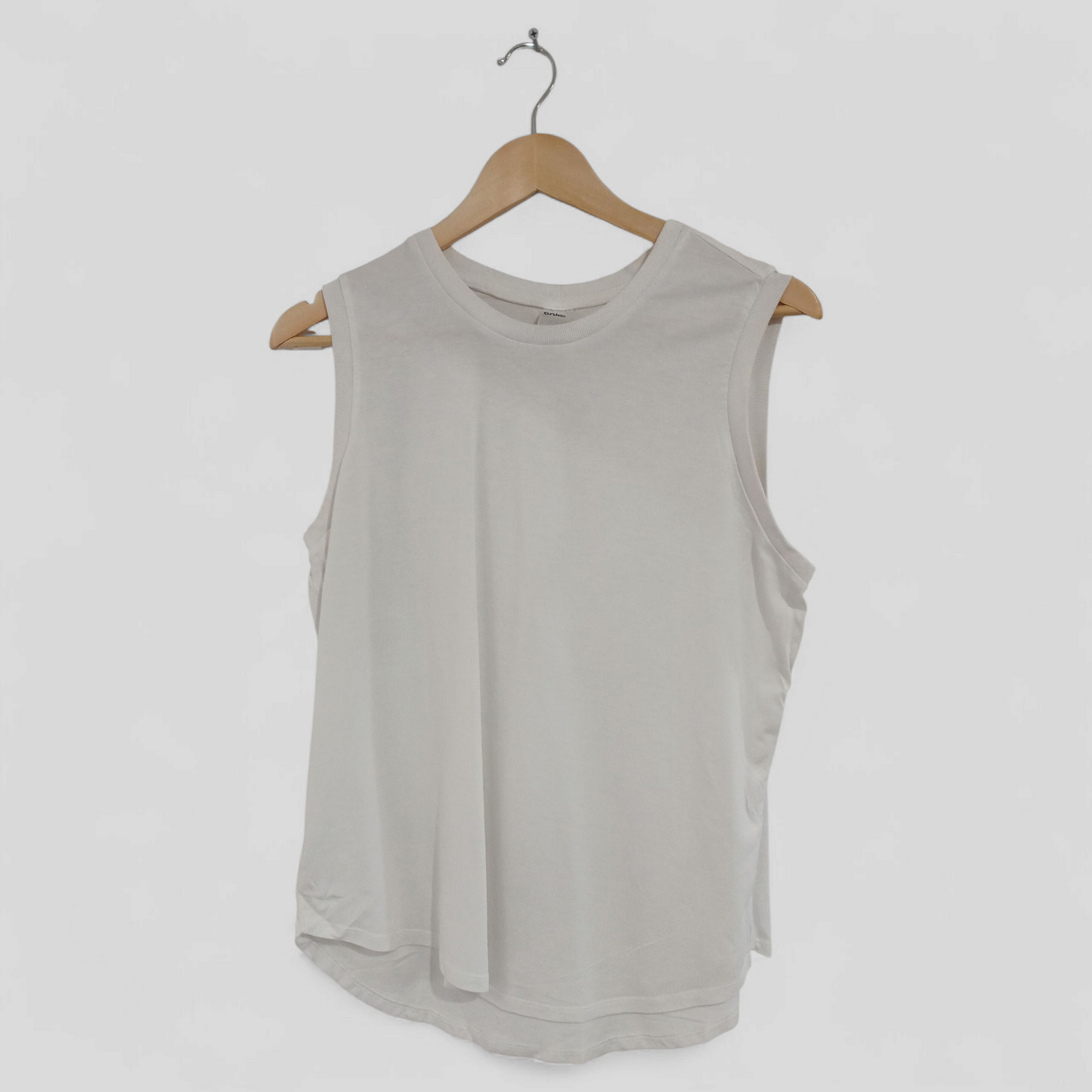 (16) Anko | White Tank