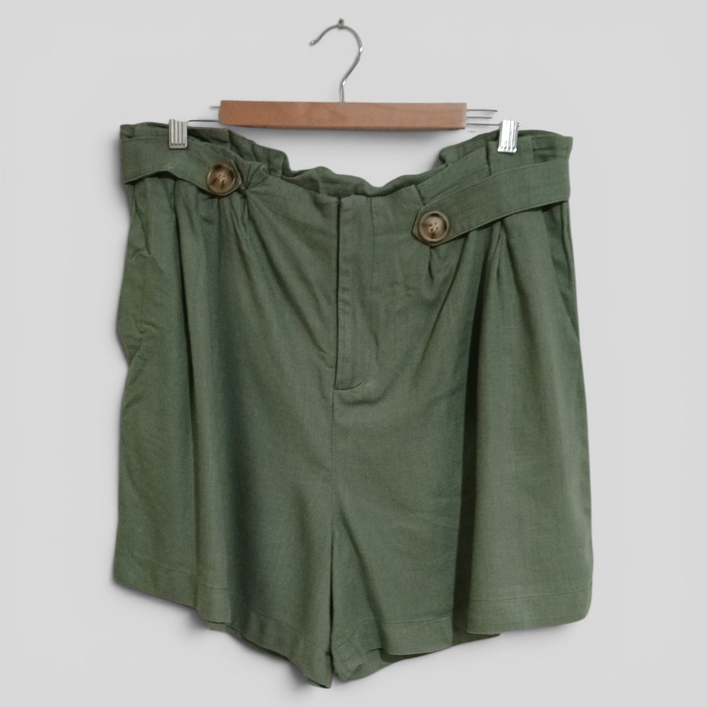 (14) Sunny Girl | Green Shorts