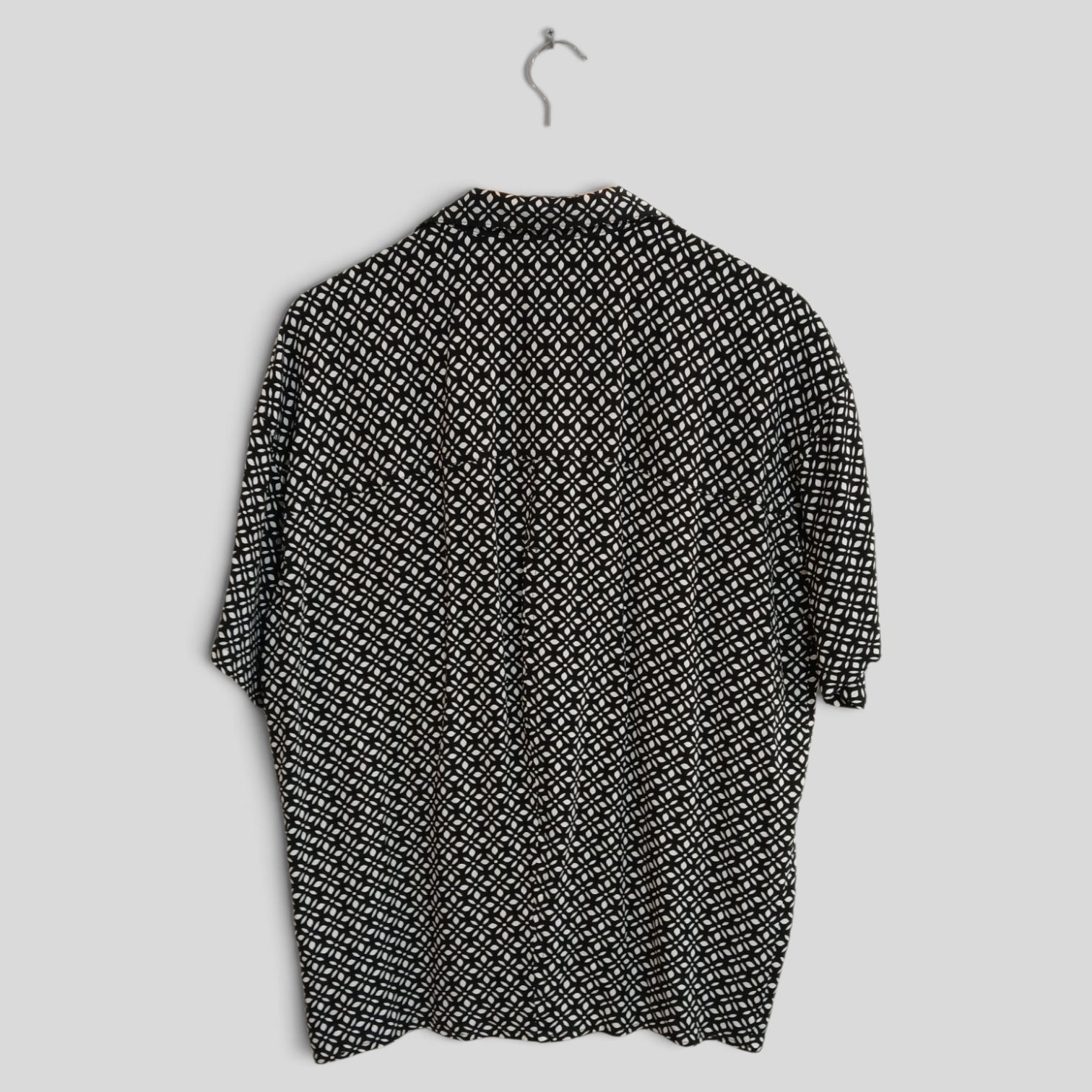 Image of (12) Serra | BW Patterned Blouse