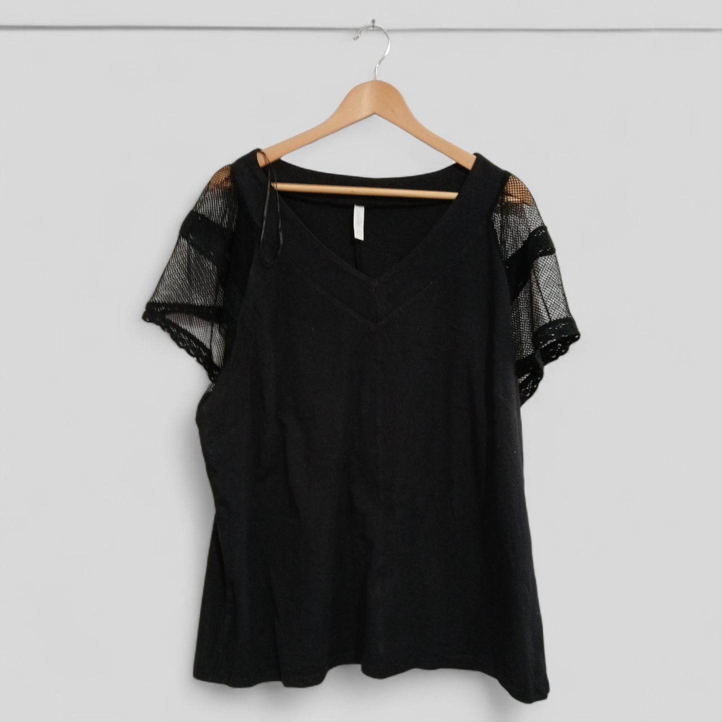 (20) Avella | Sheer Sleeve Black Blouse