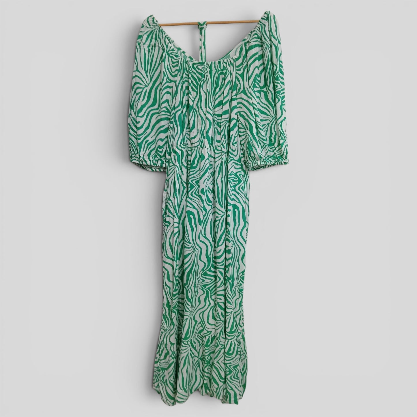 (16) Green White Maxi Dress