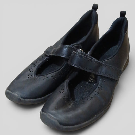(7) Black Mary Janes