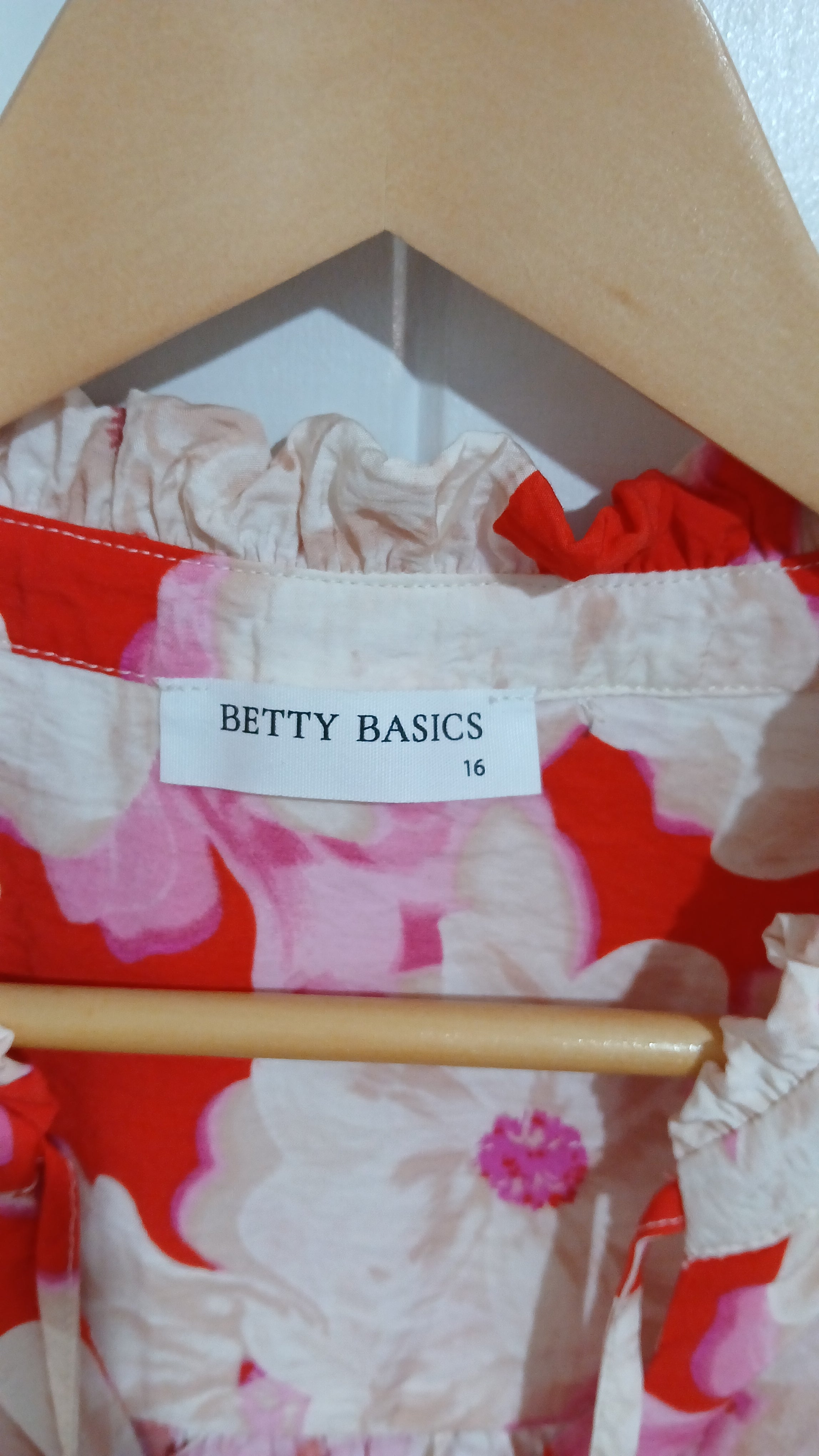 Image of (16) Betty Basics | Floral Blouse