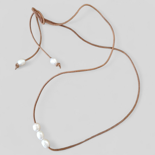 Necklace | Leather Cord Pearl