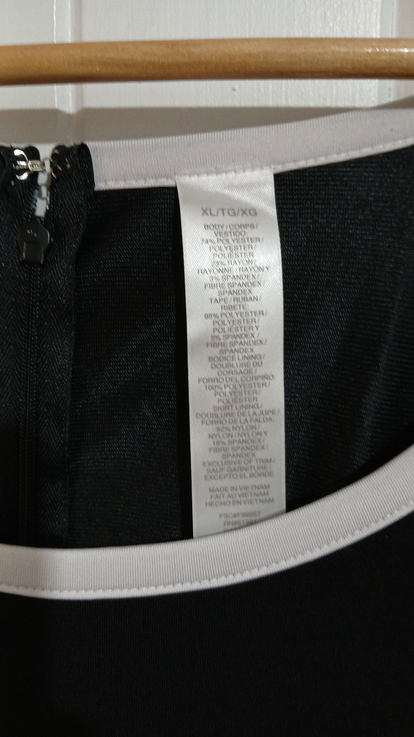 (XL) BW Dress LS