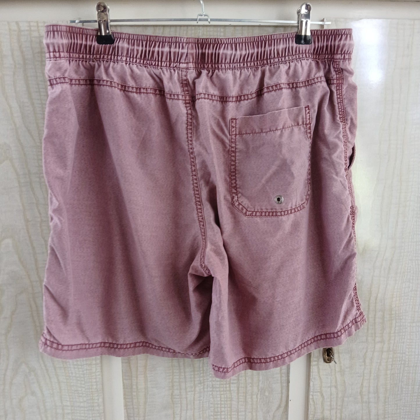 (34) Billabong Maroon Beach Shorts