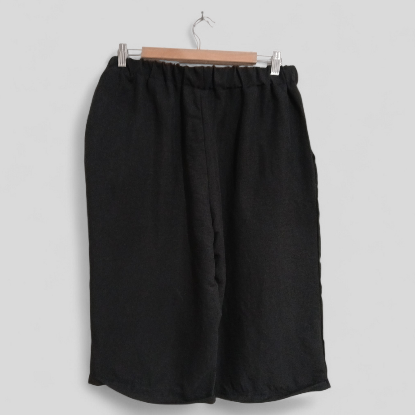 (L) Shein | Black Long Shorts
