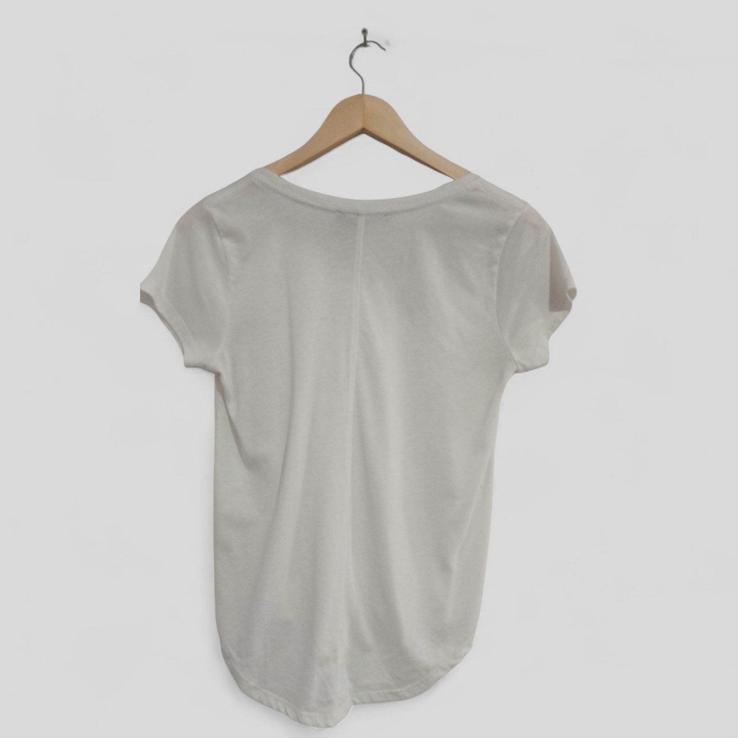 (XS) Decjuba | White Tee