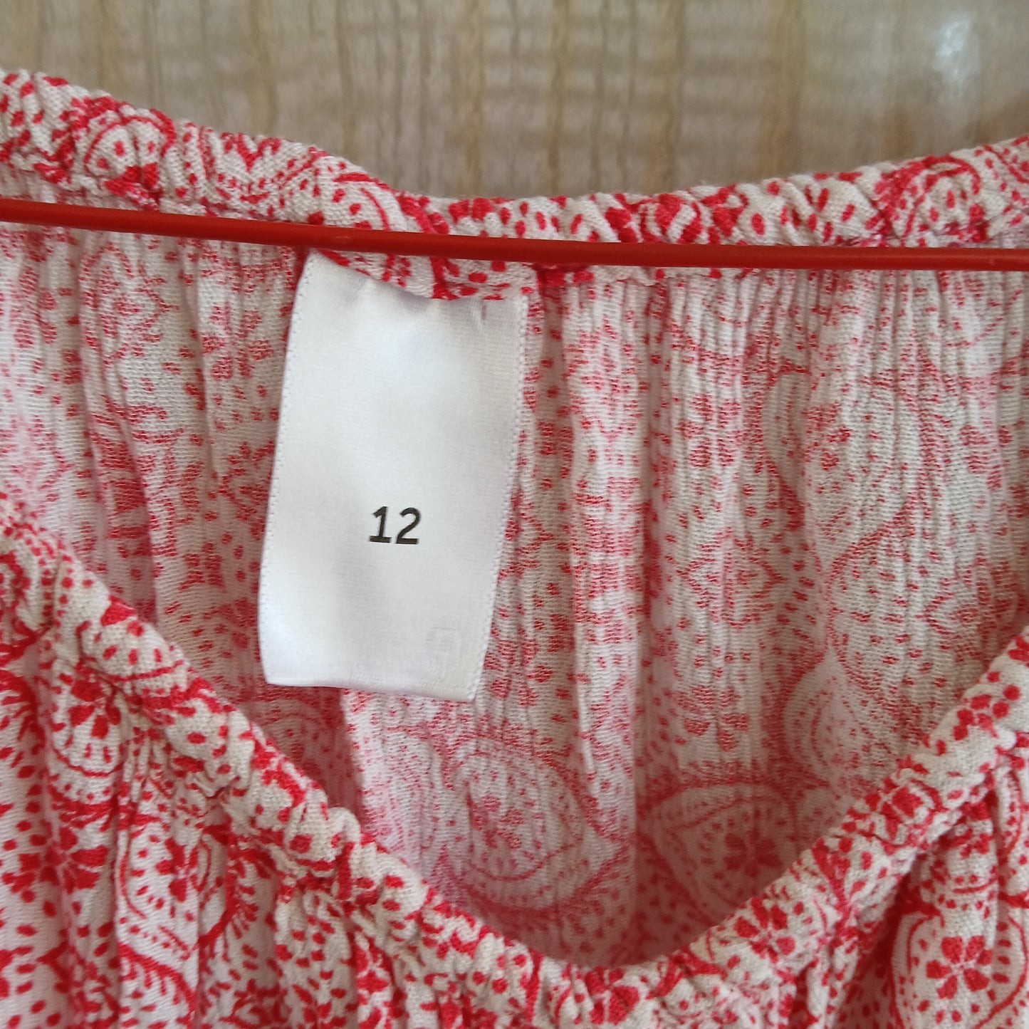 (12 kids) Red pattern blouse