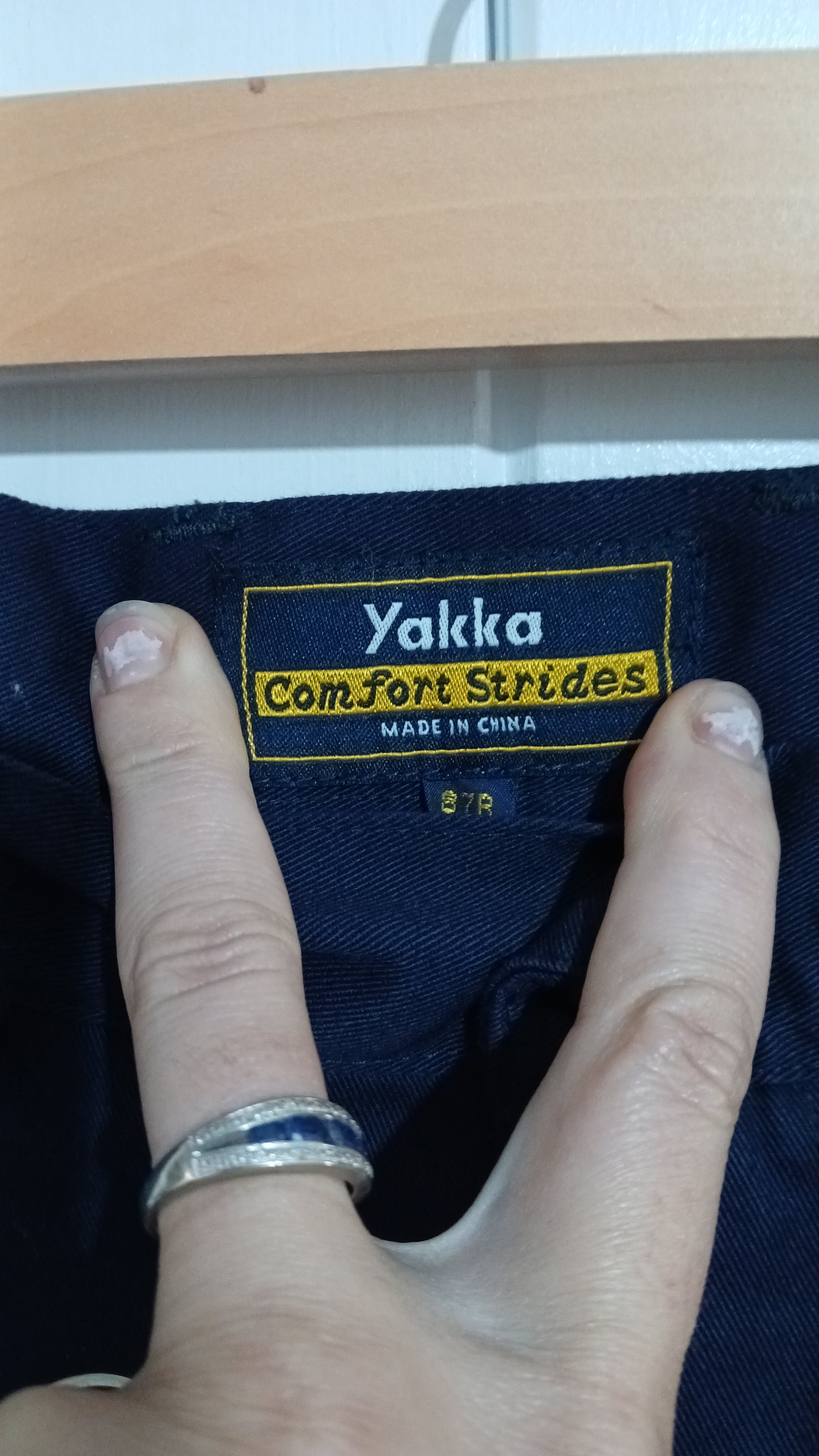 (87R) Yakka | Comfort Strides Navy | BNWT