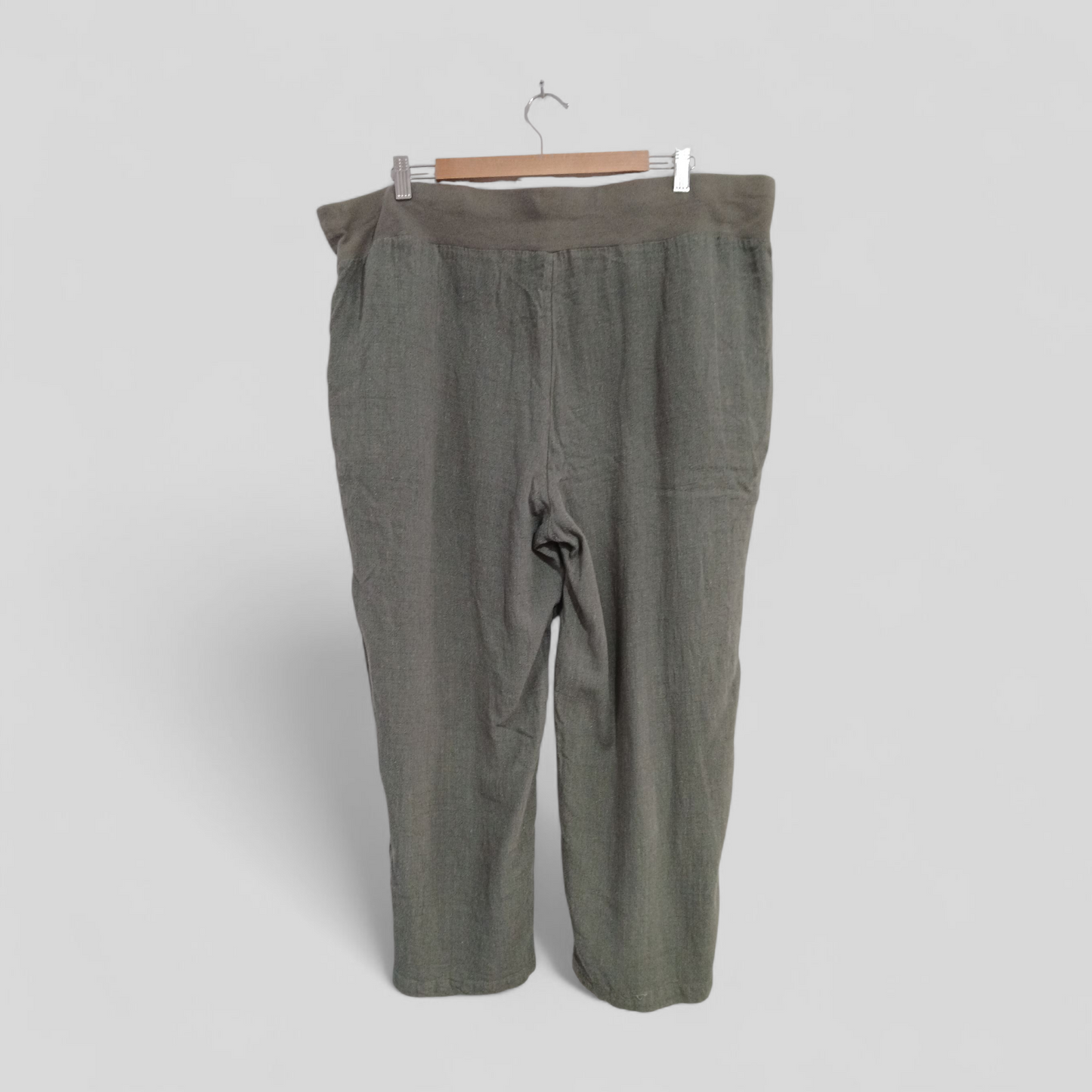 (18) Regatta Curve | Green Pants
