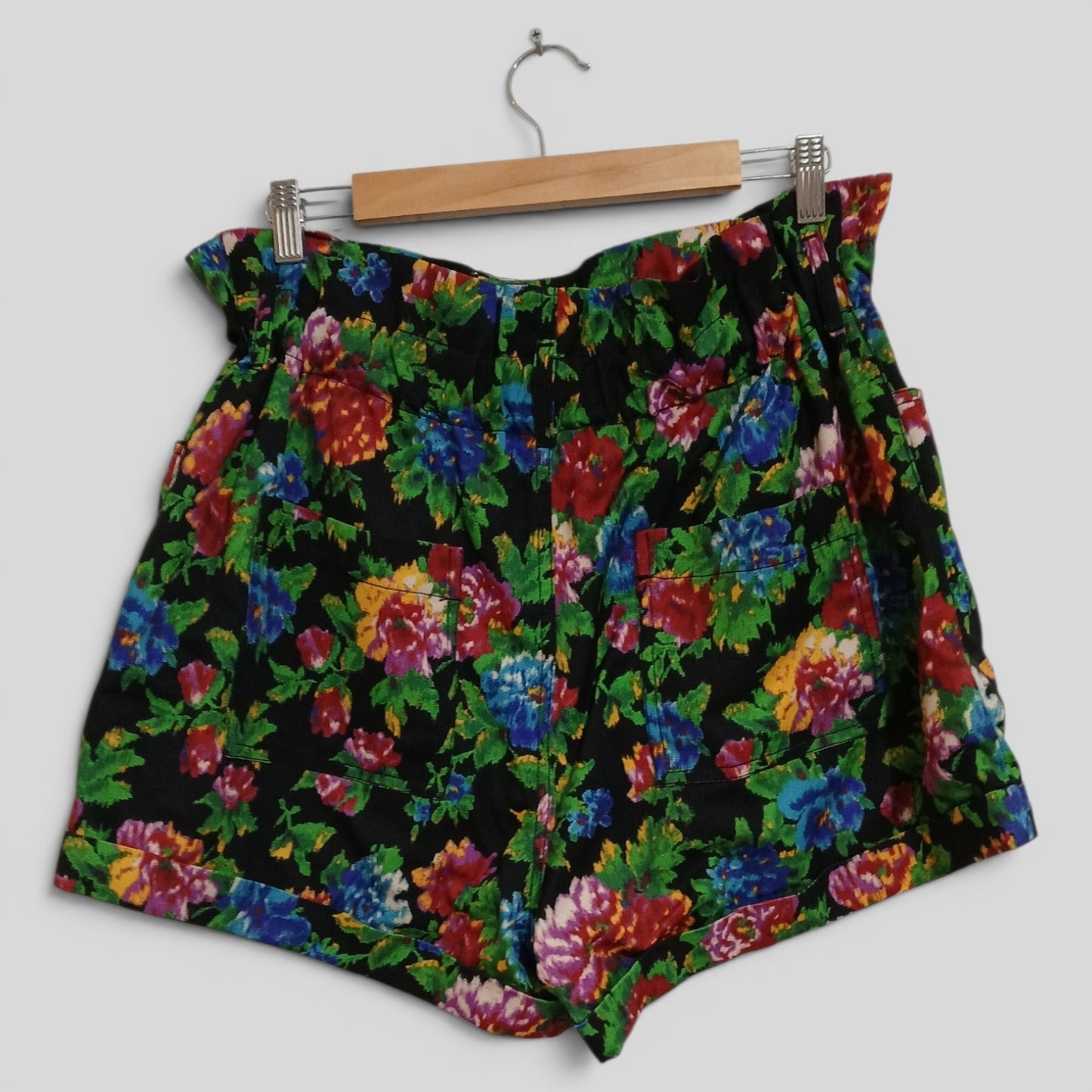 (L) Zara | Floral Shorts
