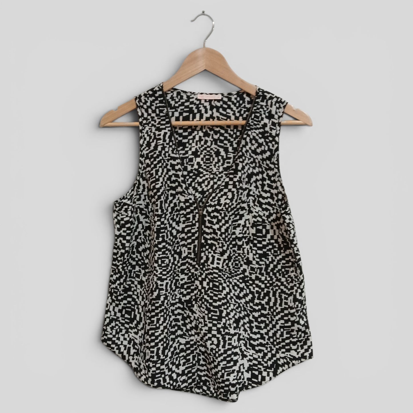 (12) Hot Options | BW Zip Front Blouse
