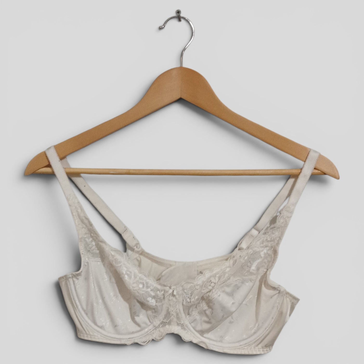 Image of (16B) Target | White Lace Underwire Bra
