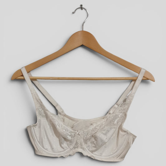 (16B) Target | White Lace Underwire Bra