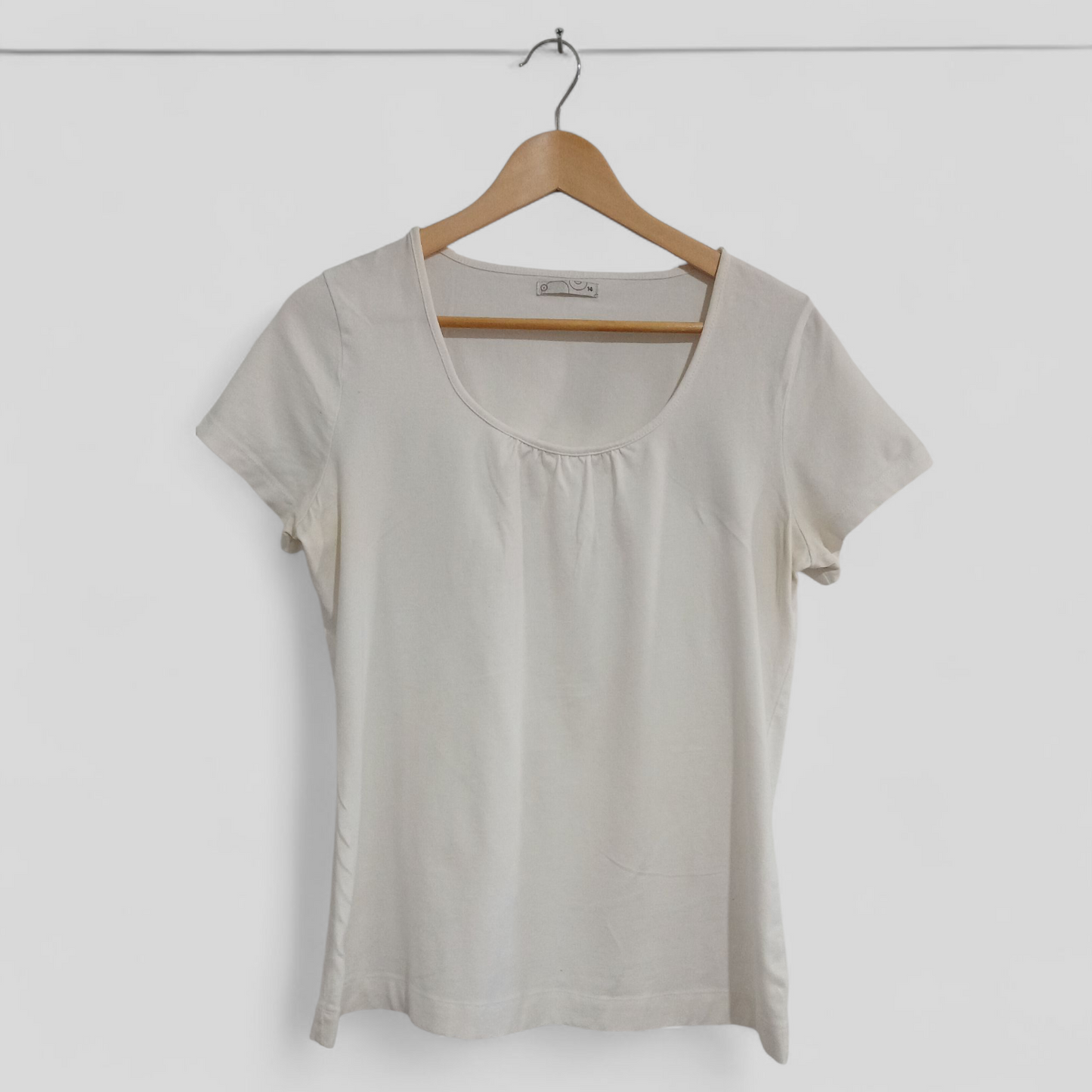 (14) Target | Tee White