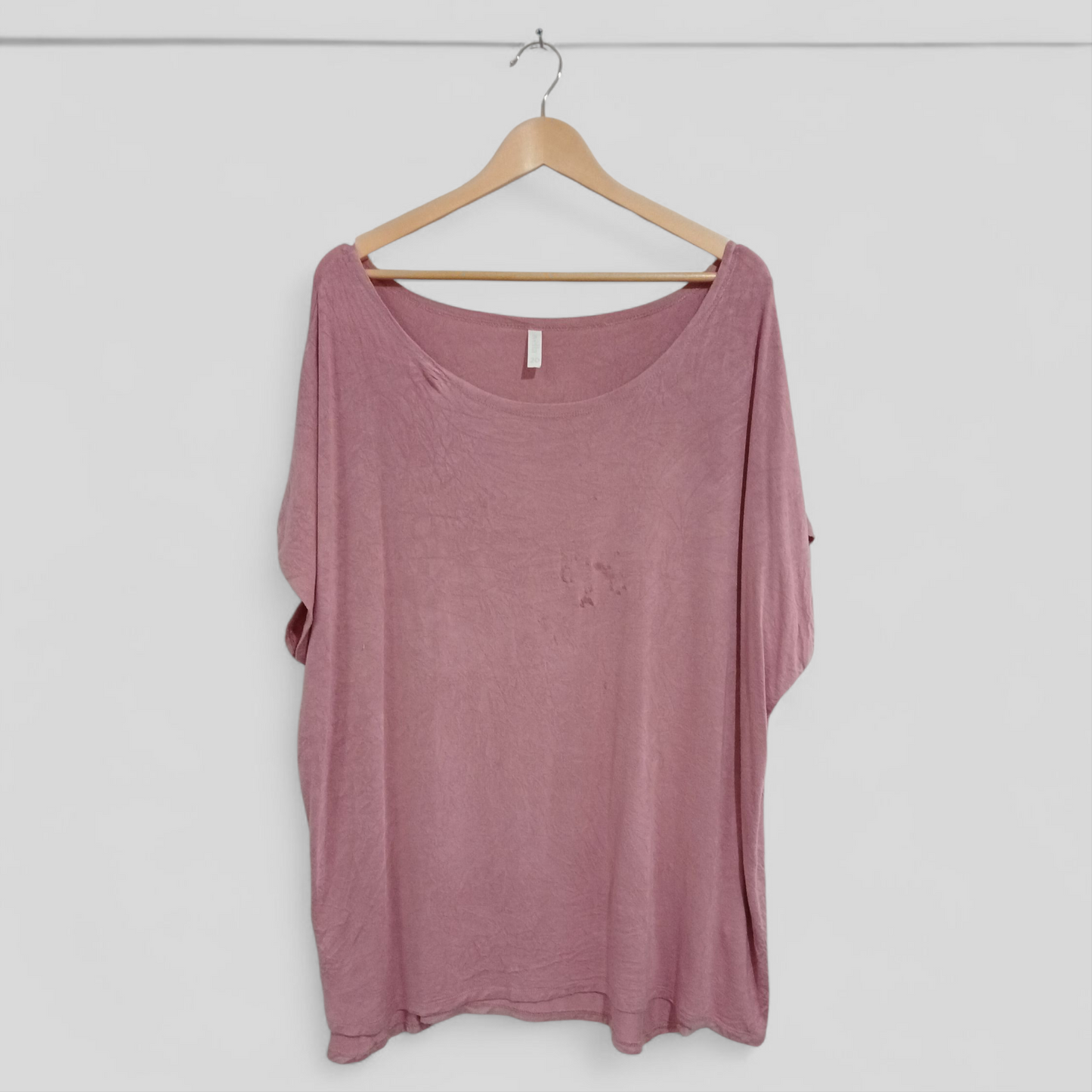 (20) Avella | Pink Tee
