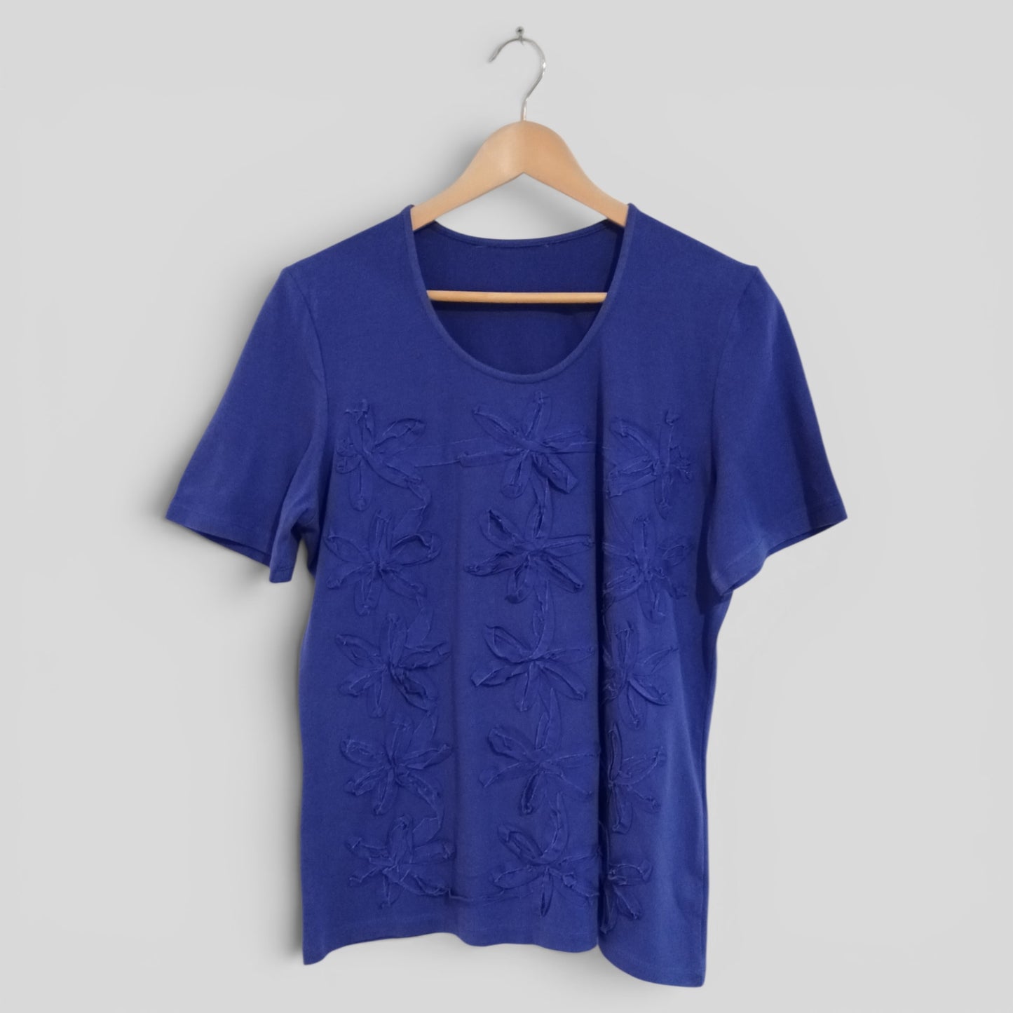 (14) Blue Flower Tee