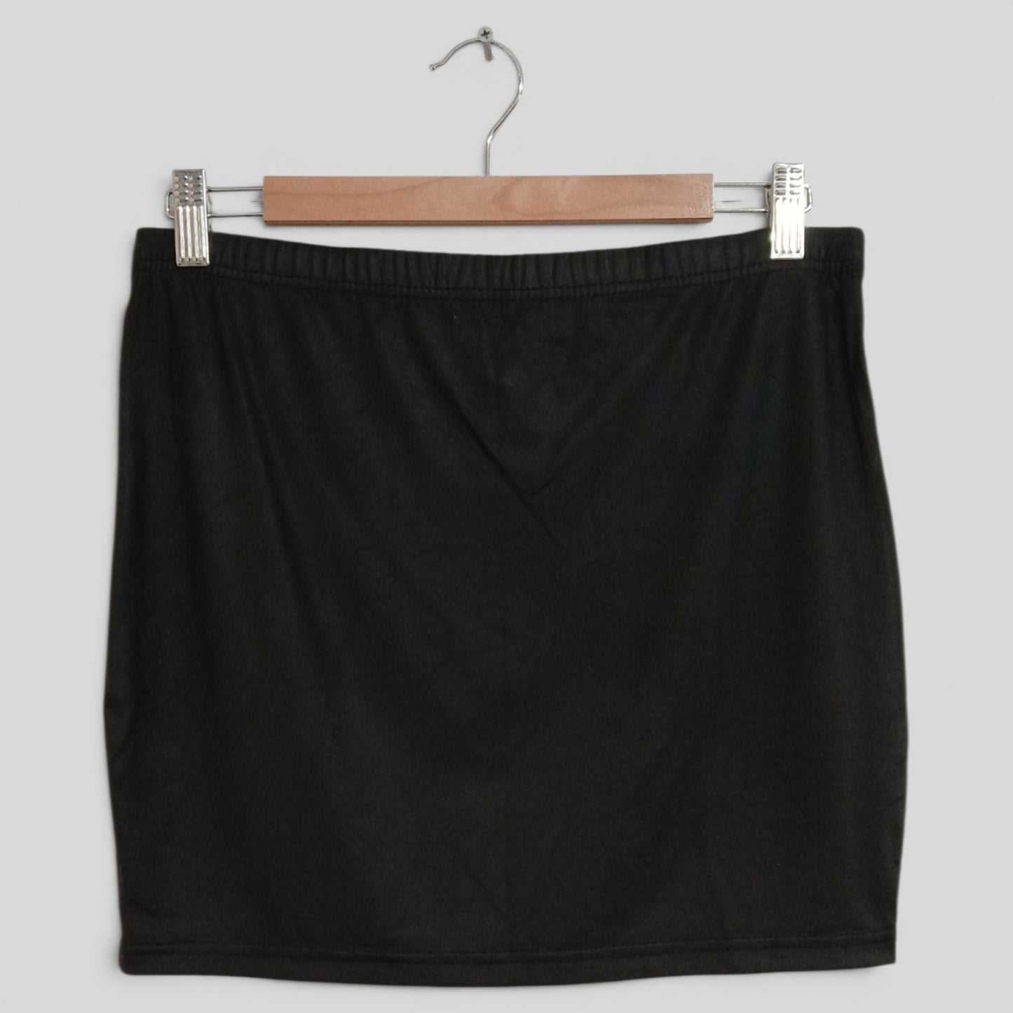(M) Supre | Black Skirt