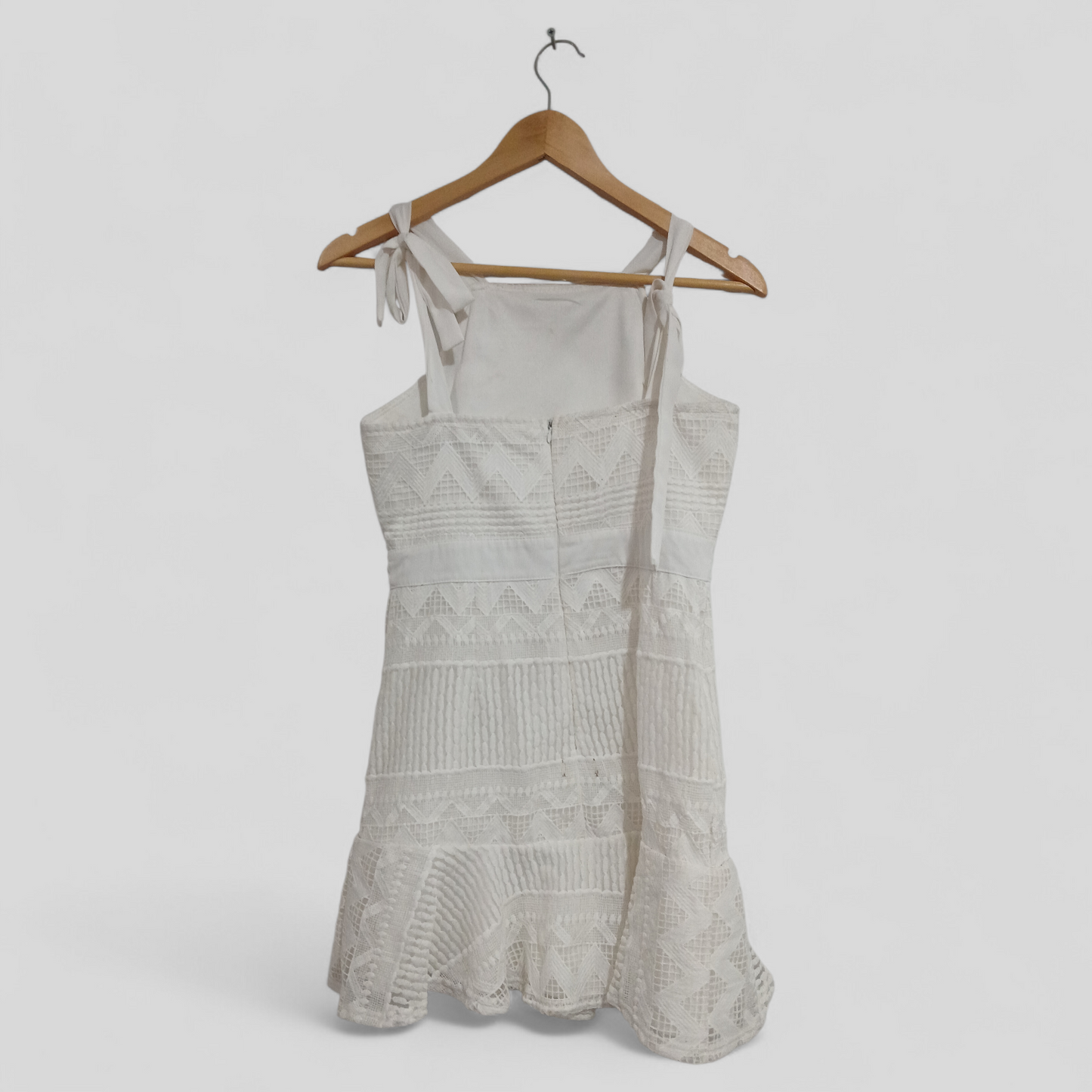 (8) YOINS | White Lace Dress