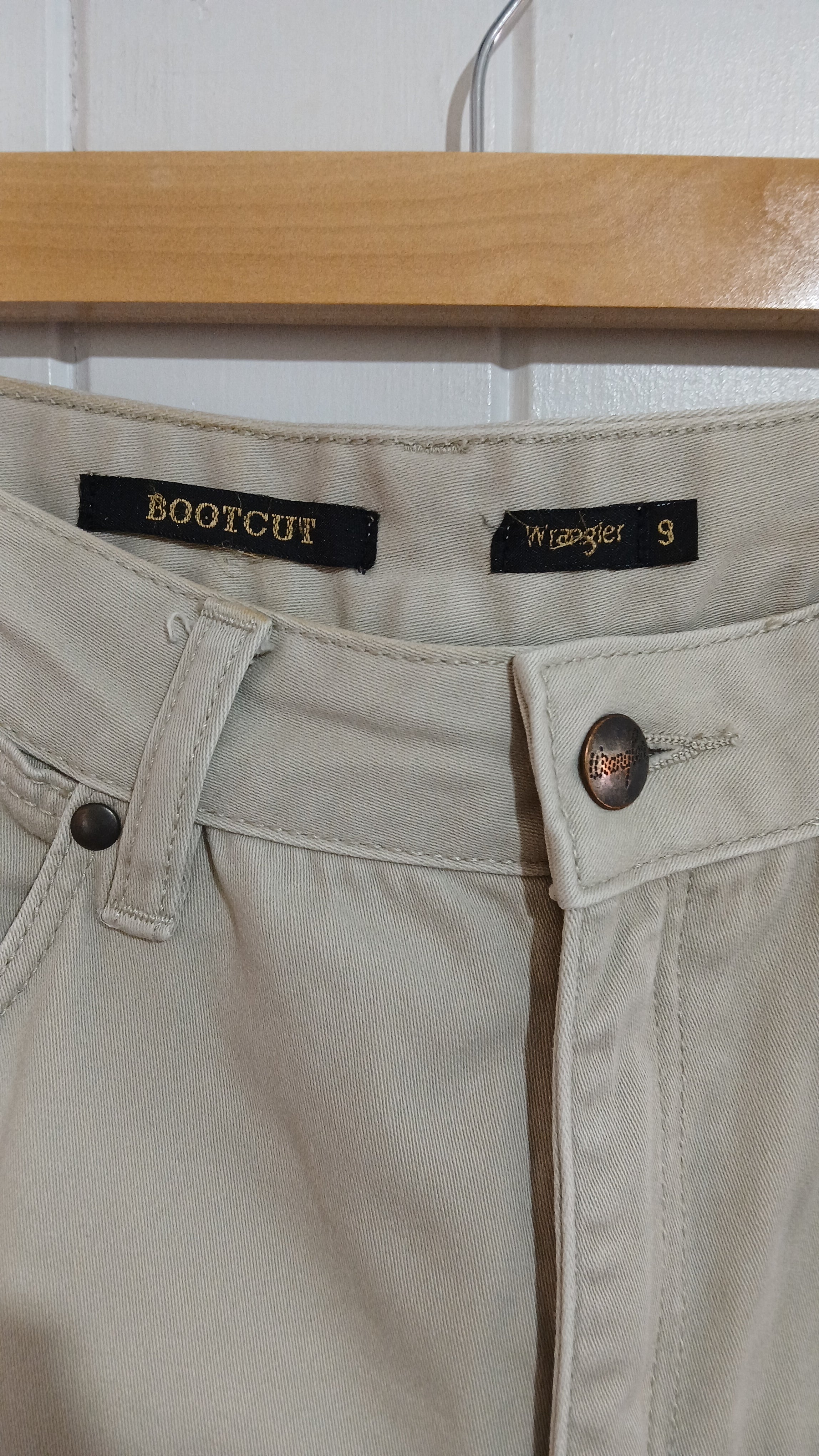Image of (9) Wrangler | Cream Boot Cut Jeans