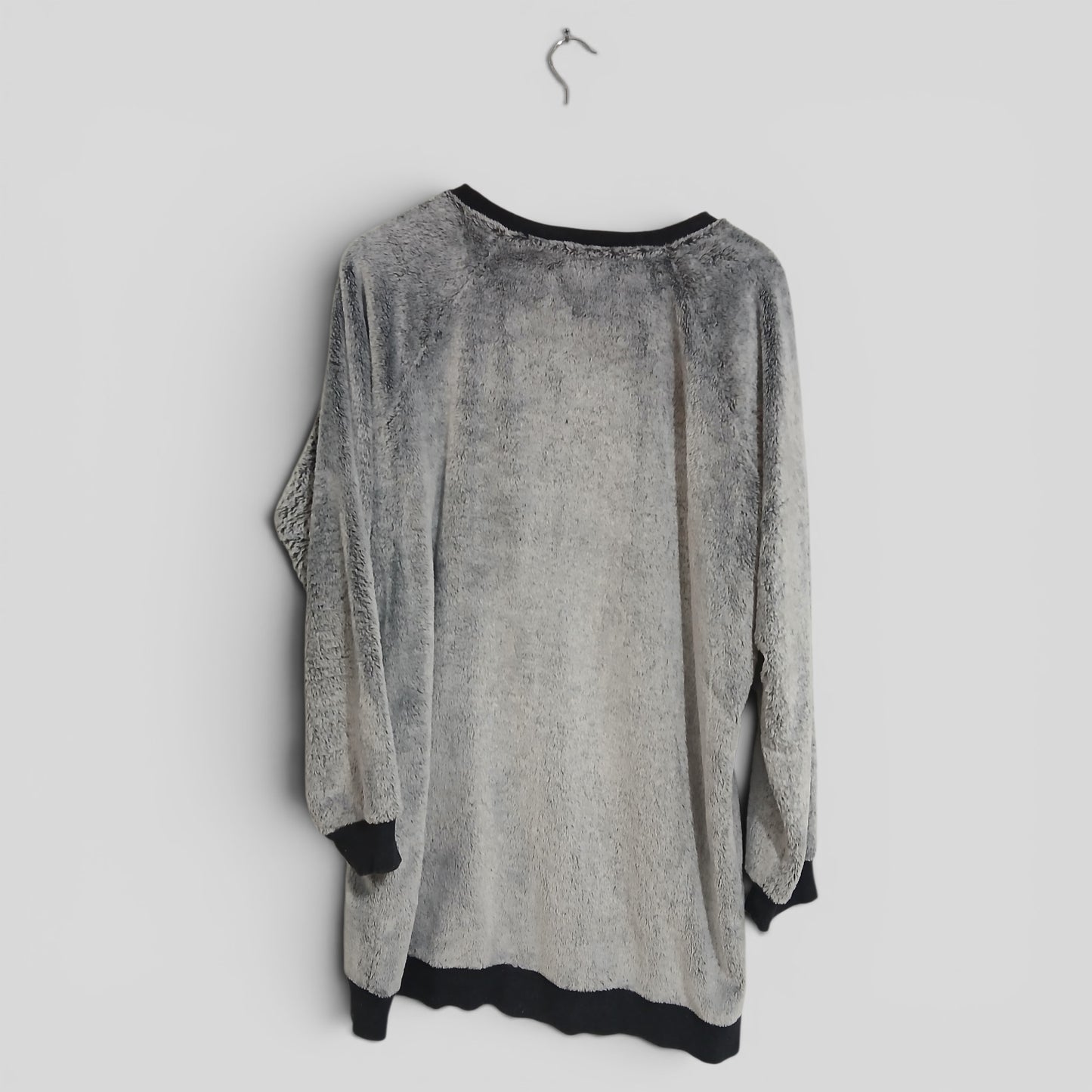 (16) Bras N Things | Long Jumper/ Nightir