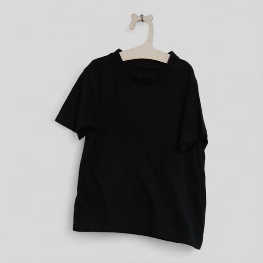 (3JNR) Favourites | Black Tee