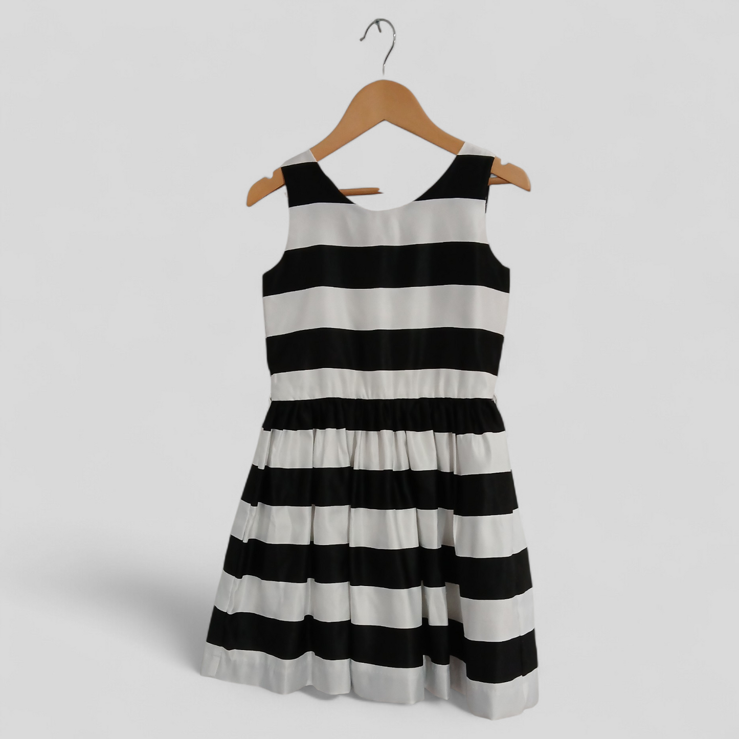 (7JNR) Target | BW Striped Dress
