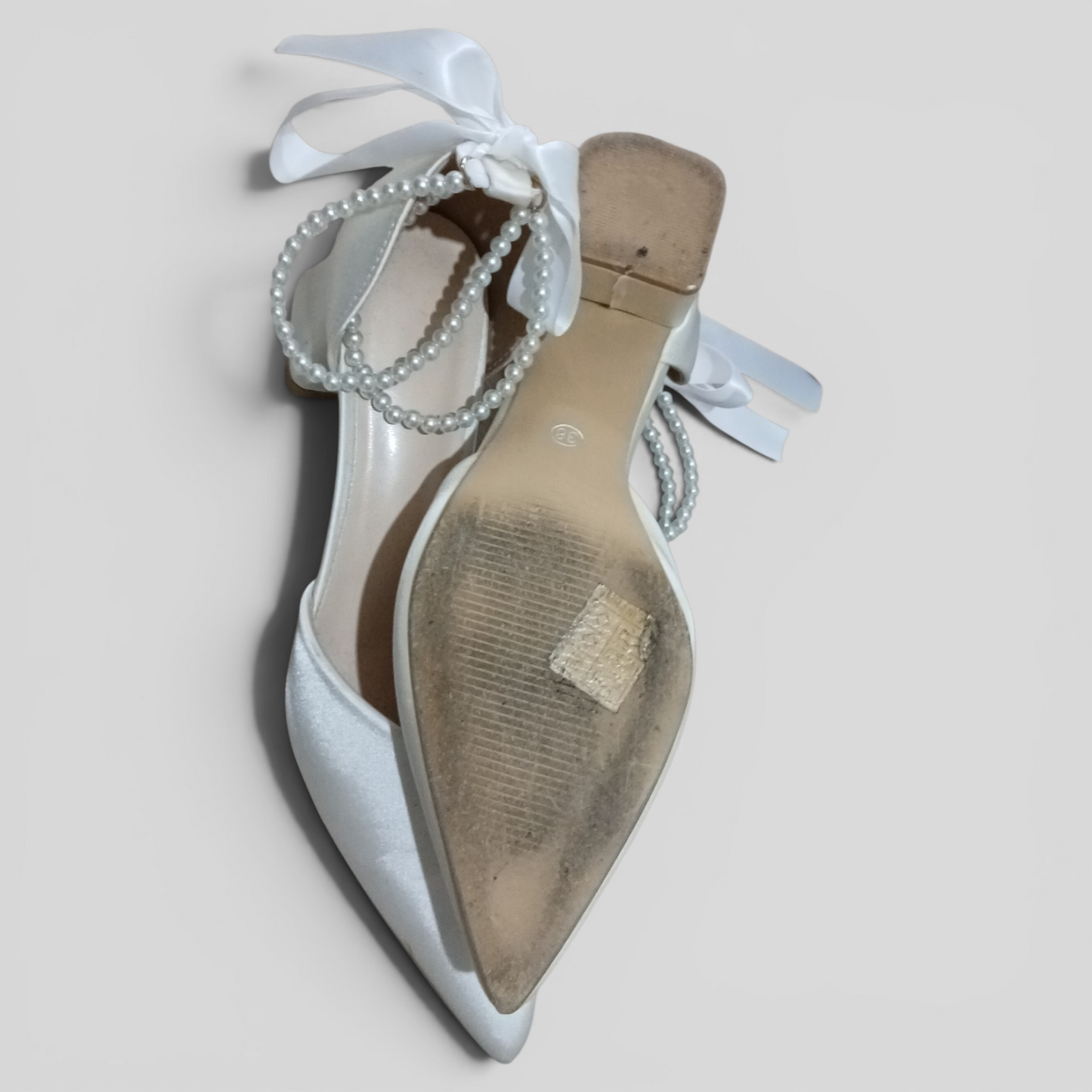 (38) Shein | White Pearl Heels