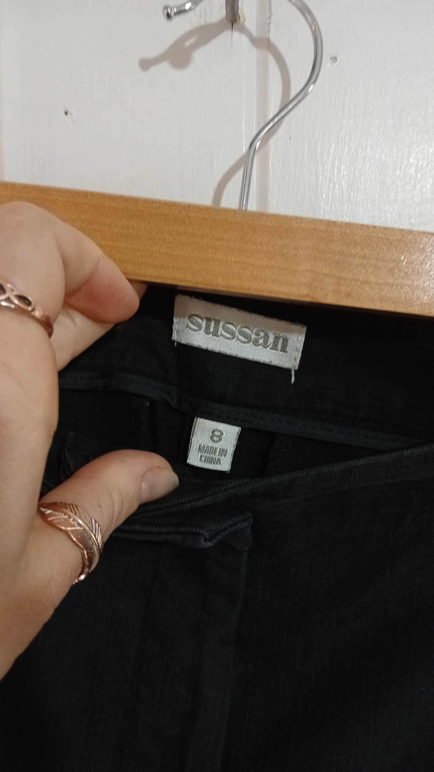 (8) Sussan | Black Shorts