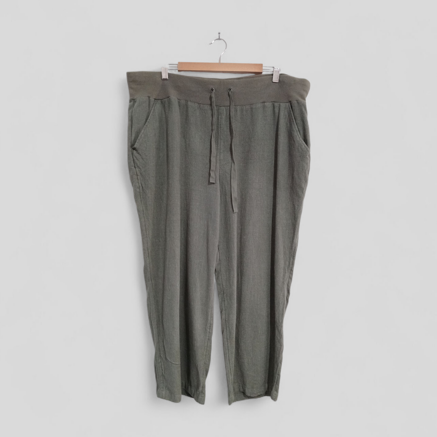 (18) Regatta Curve | Green Pants
