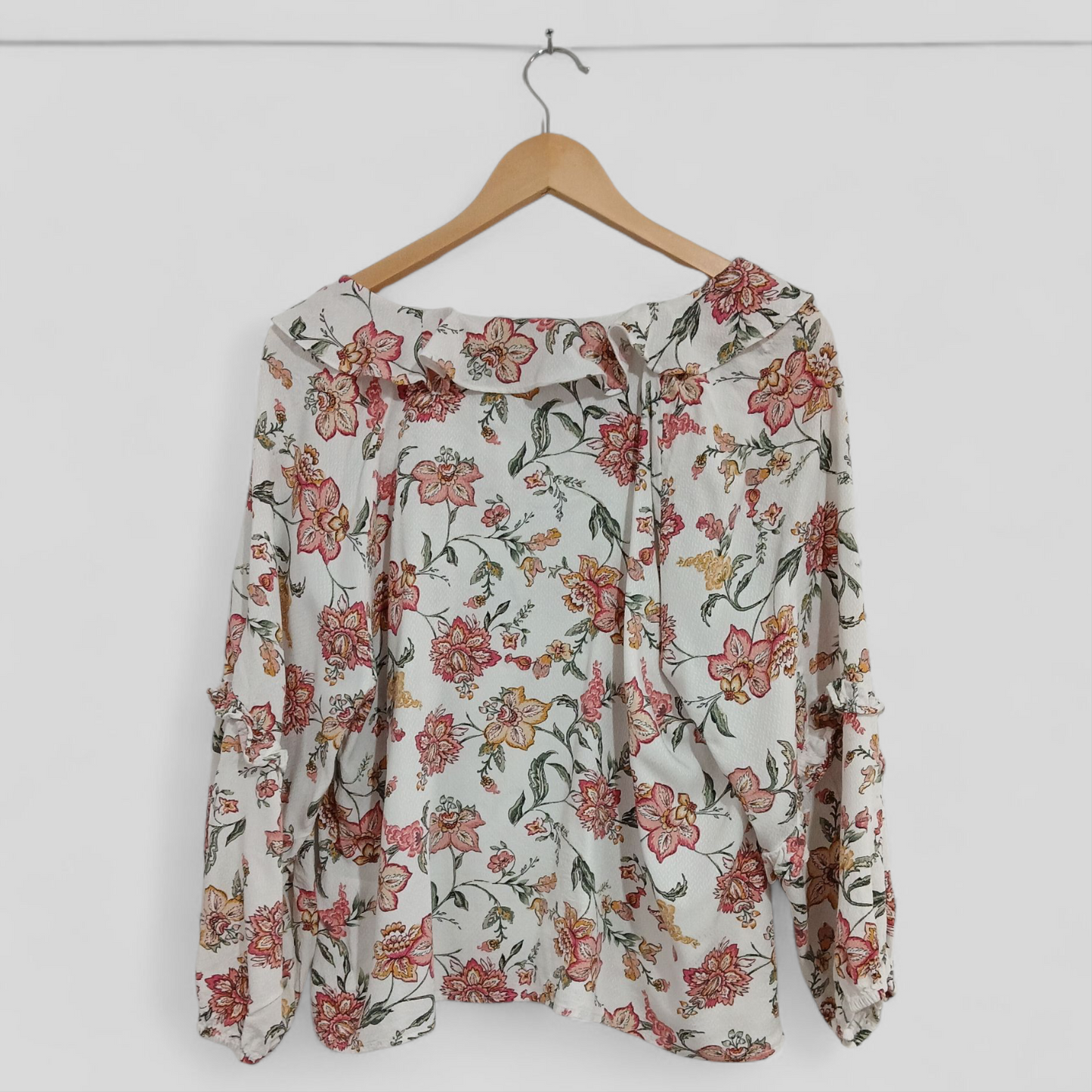 (16) Katies | L/S Floral Blouse