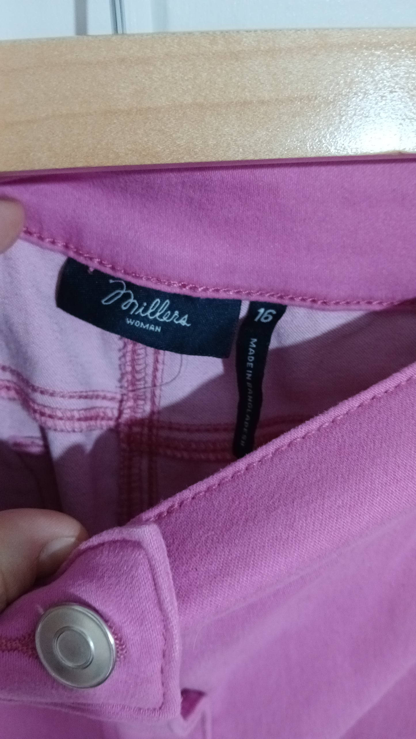 (16) Millers | Pink Capris