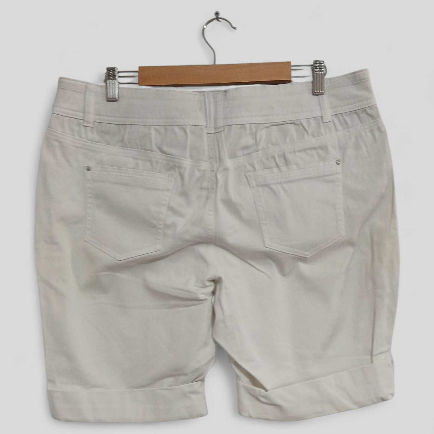 (18) Target | White Shorts