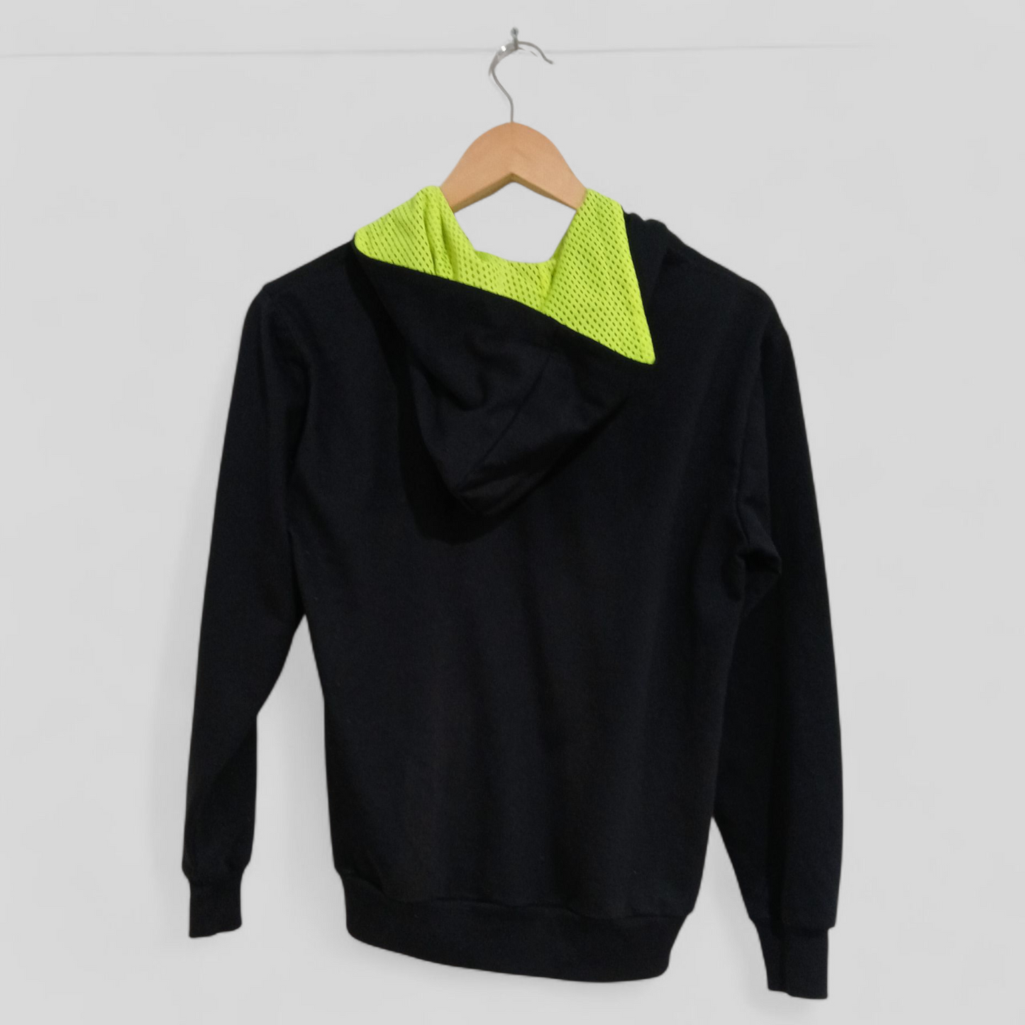(S) Details | Black / Yellow Hoodie