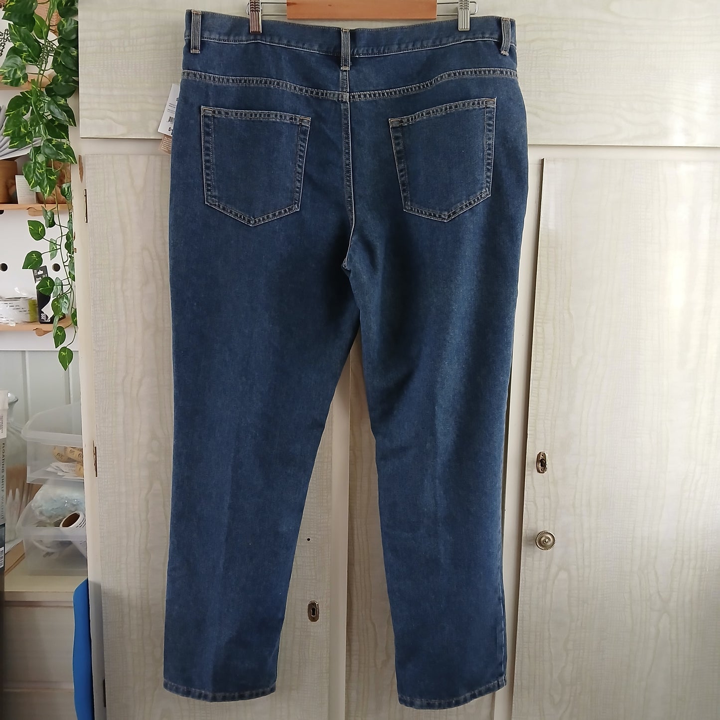 (40) BNWT Men's Regular Straight Jeans