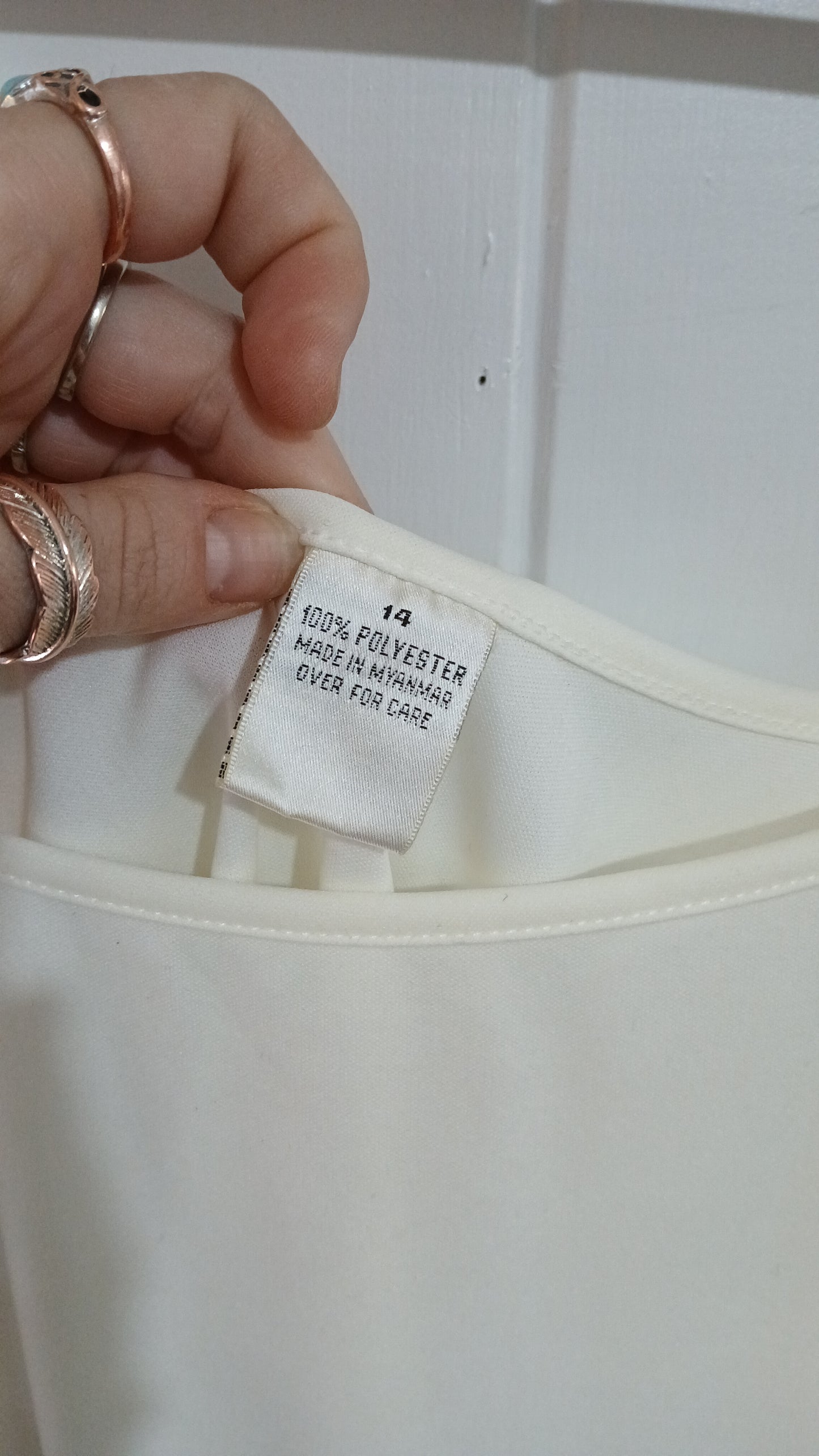 (14) Cream Singlet