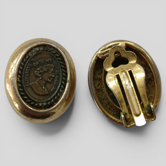 Clip On Earrings | Queen