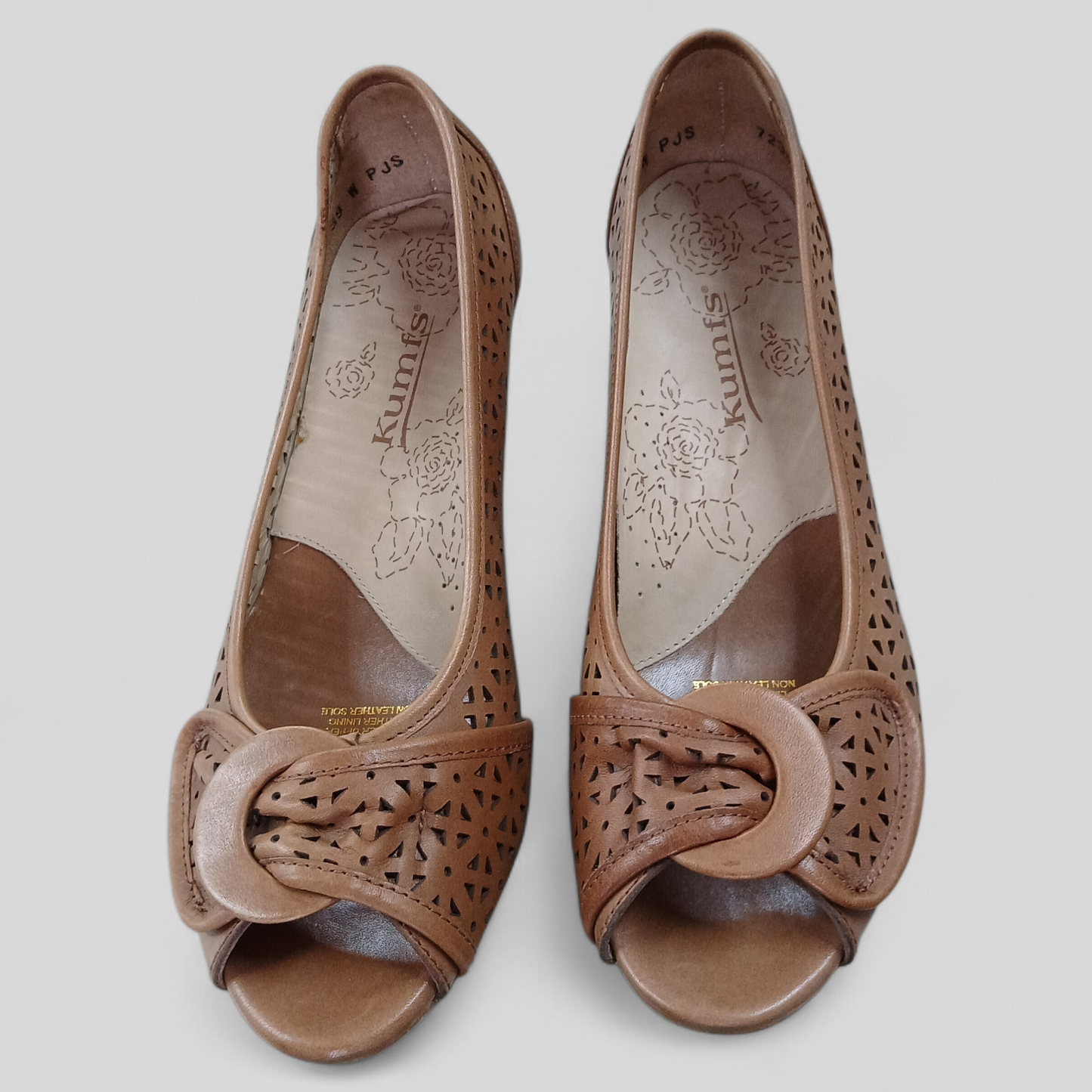 (39) Kumfs | Wedges