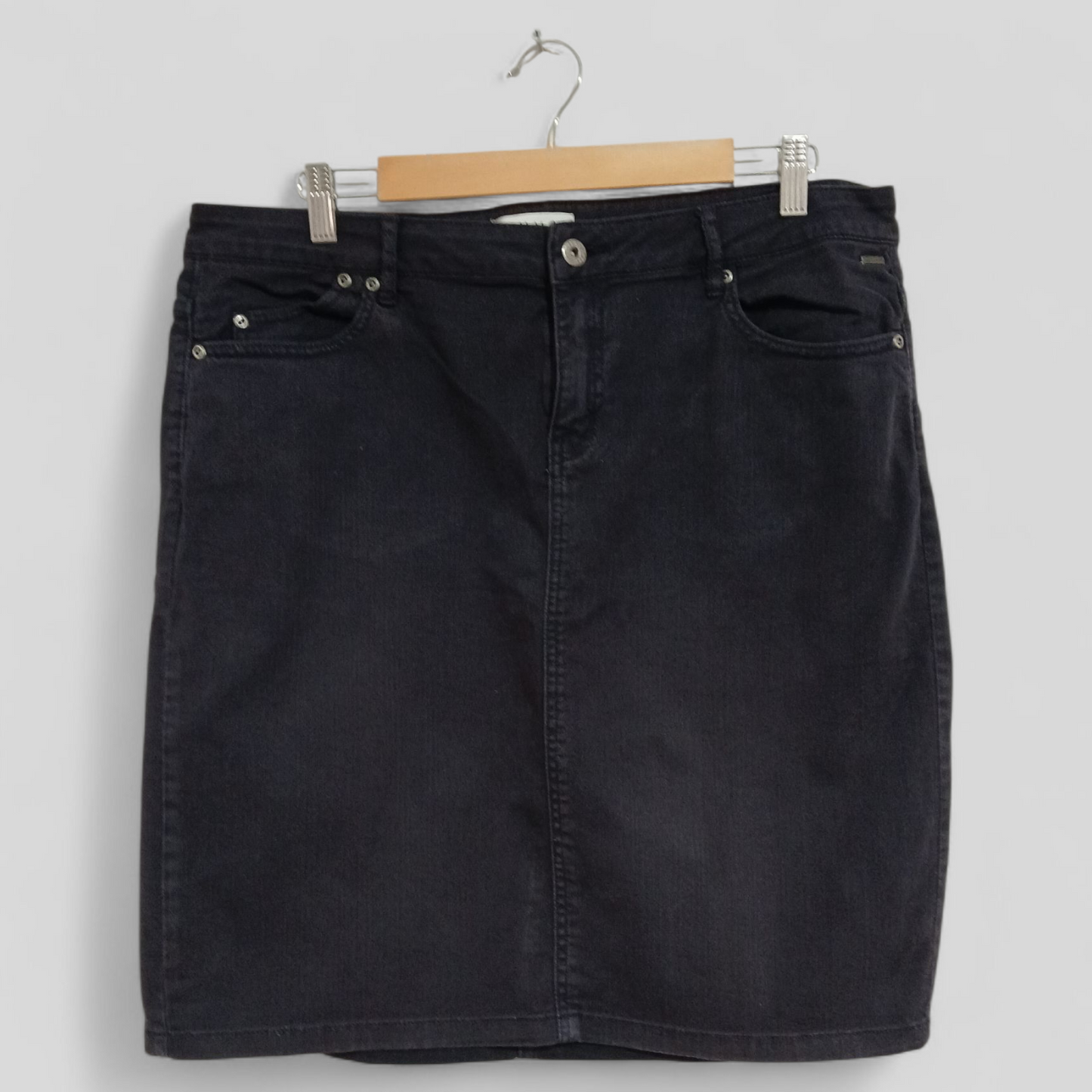 (14) JUMP Denim | Black Skirt