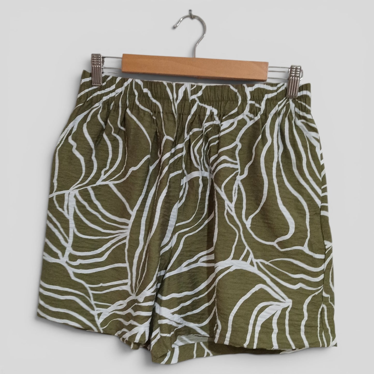 (12) &me | Green Shorts