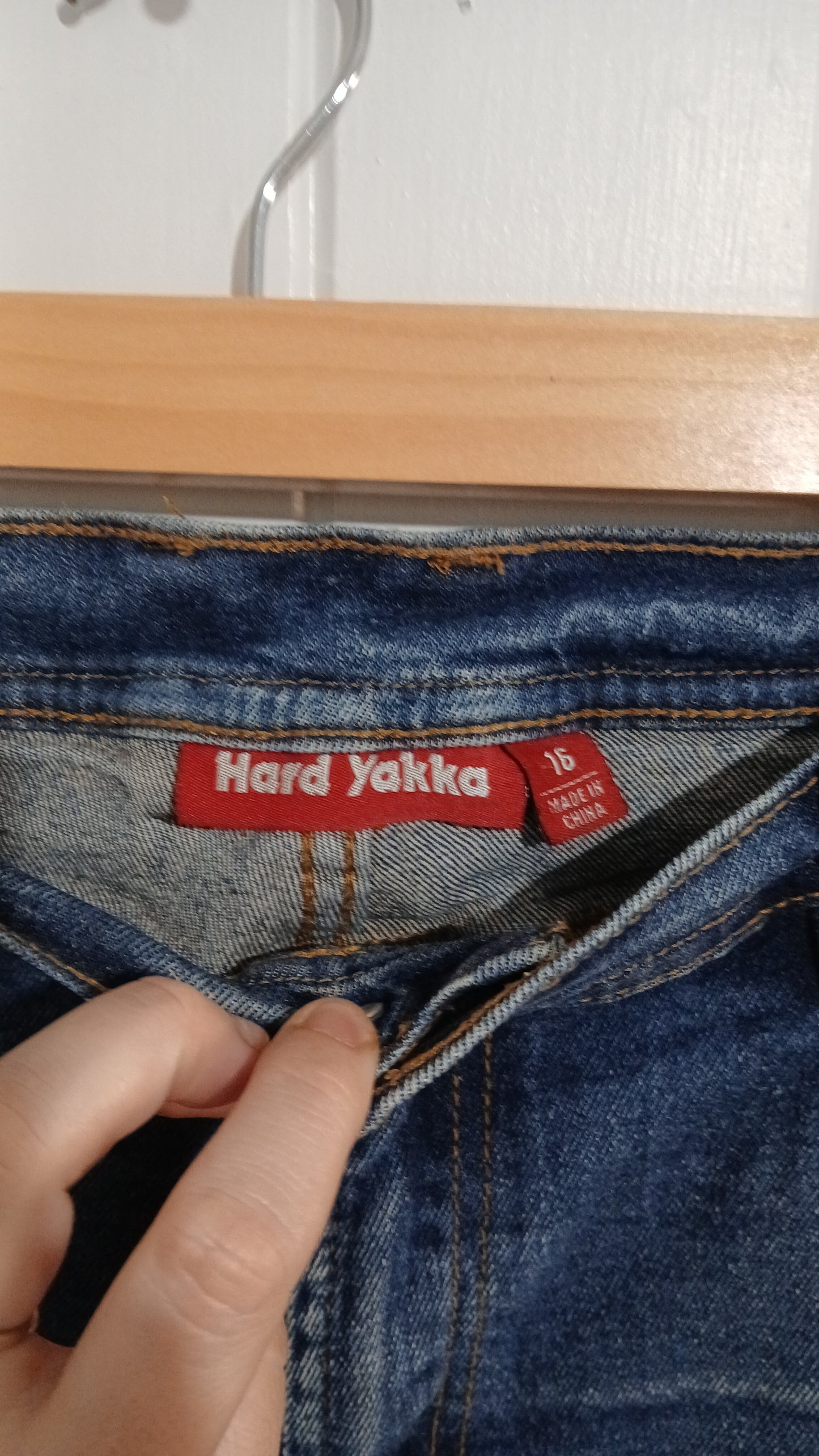 (16) Hard Yakka | Jeans